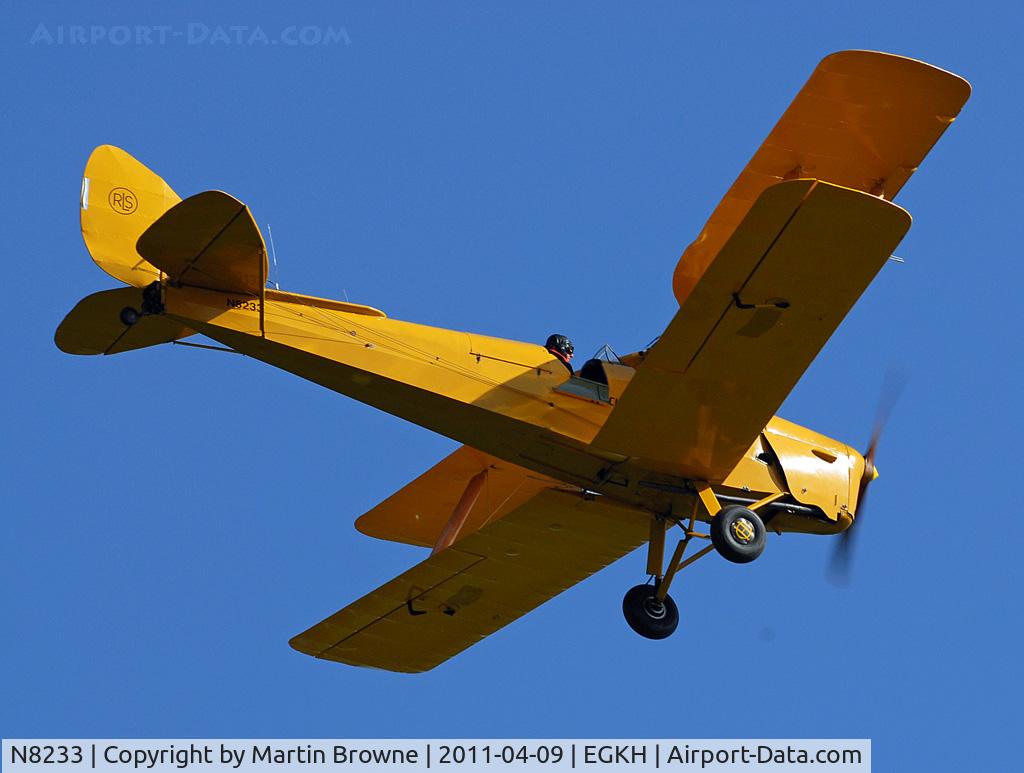 N8233, 1944 De Havilland DH-82A Tiger Moth II C/N 85959, OVER HEADCORN