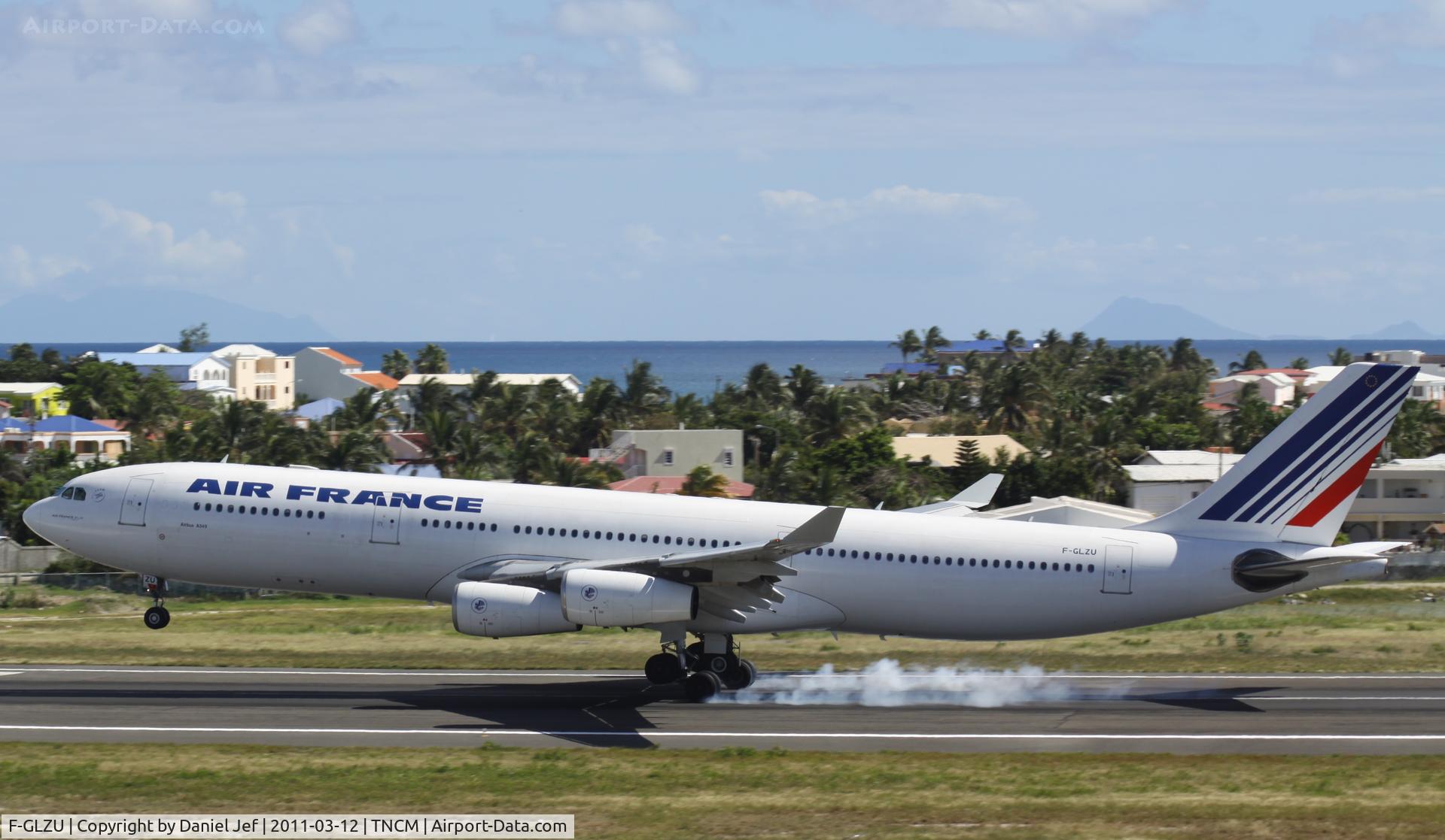 F-GLZU, 2000 Airbus A340-313X C/N 377, Air france F-GLZU landing at TNCM