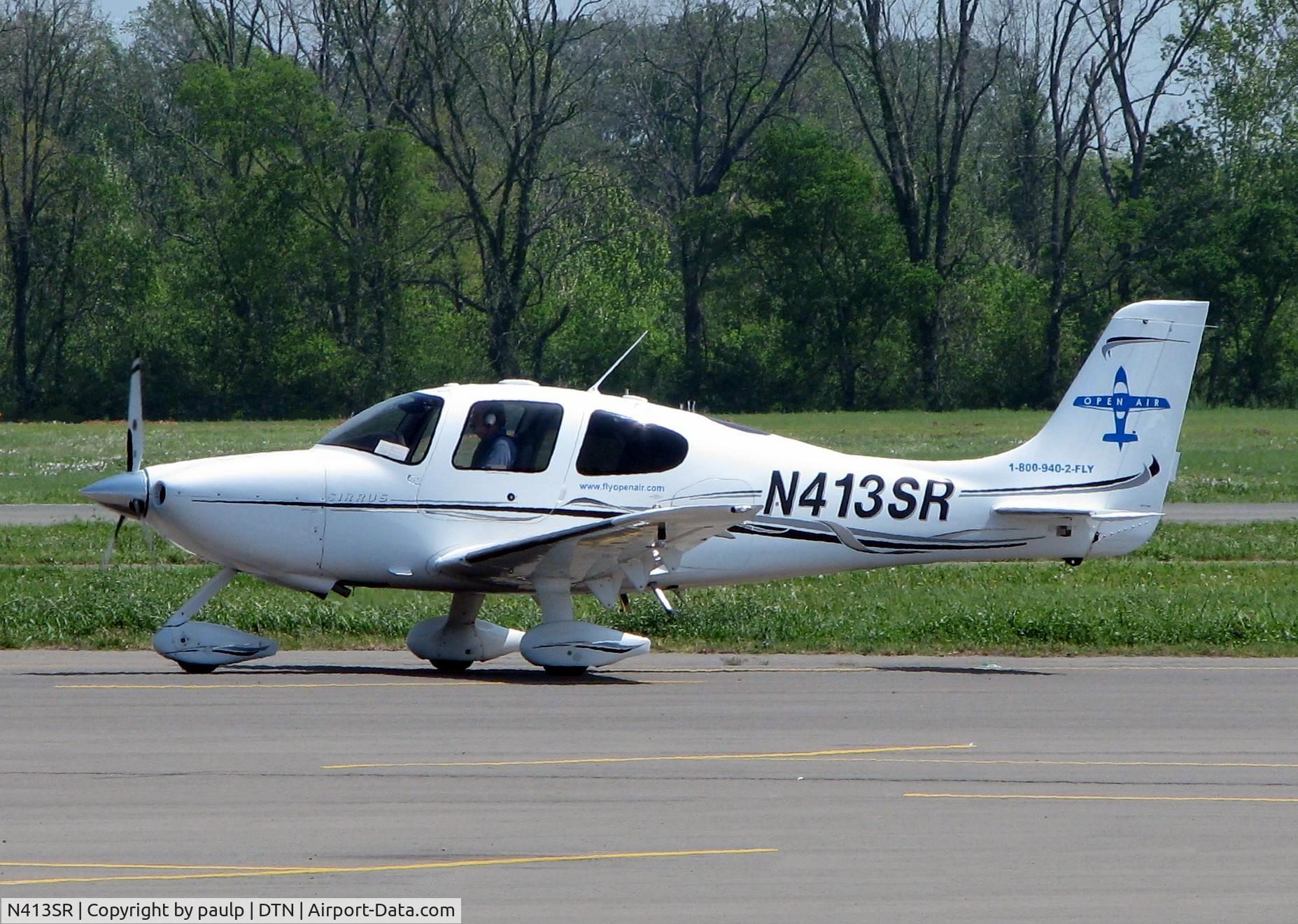 N413SR, 2006 Cirrus SR22 C/N 1936, At Downtown Shreveport.