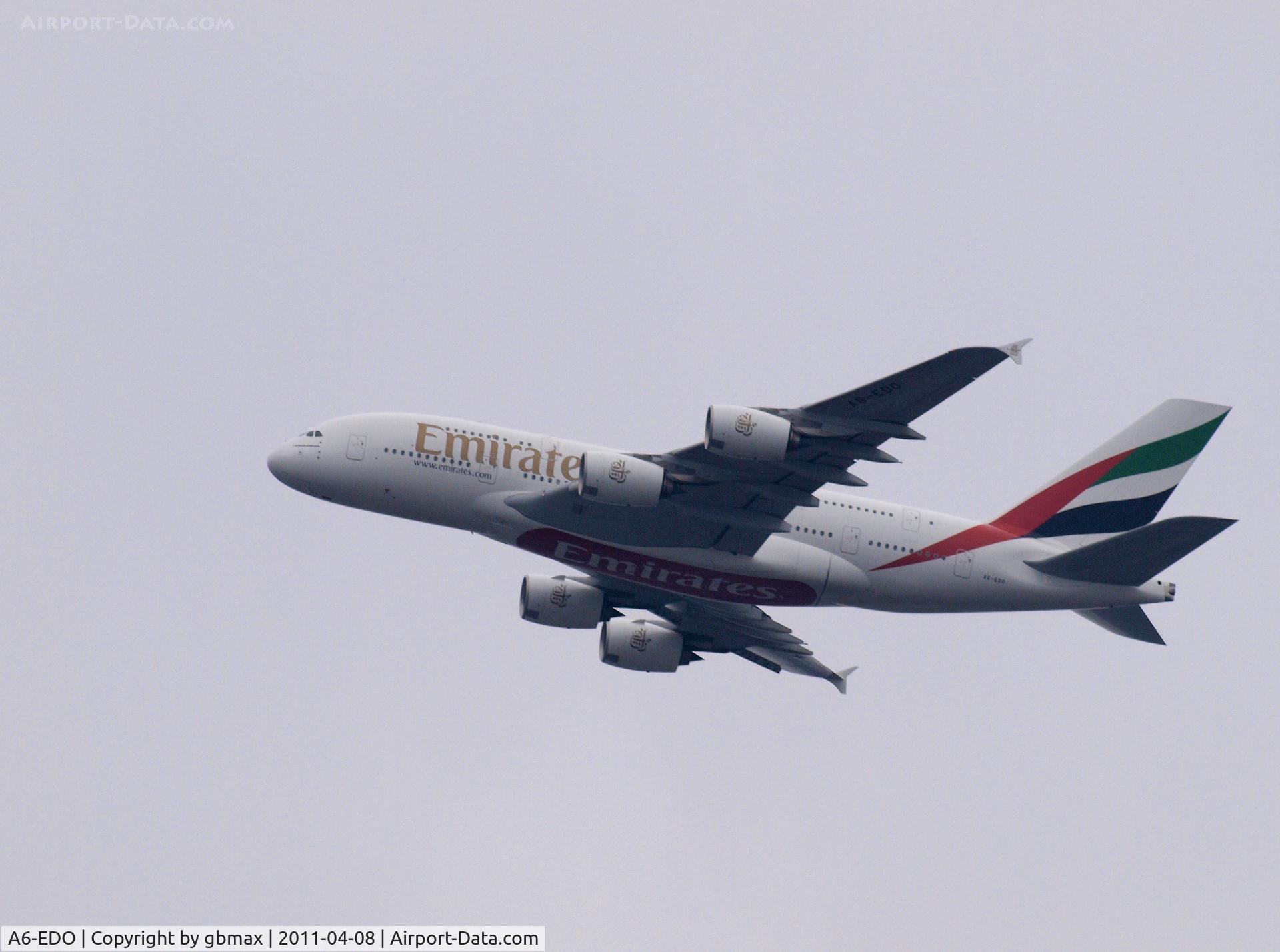 A6-EDO, 2010 Airbus A380-861 C/N 057, Flying over Mineola, NY, going to a landing at JFK