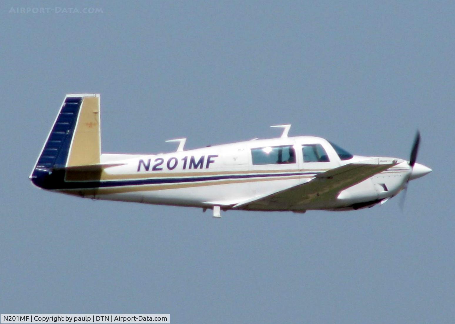 N201MF, 1977 Mooney M20J 201 C/N 24-0096, Off of Rwy 14 at Downtown Shreveport.