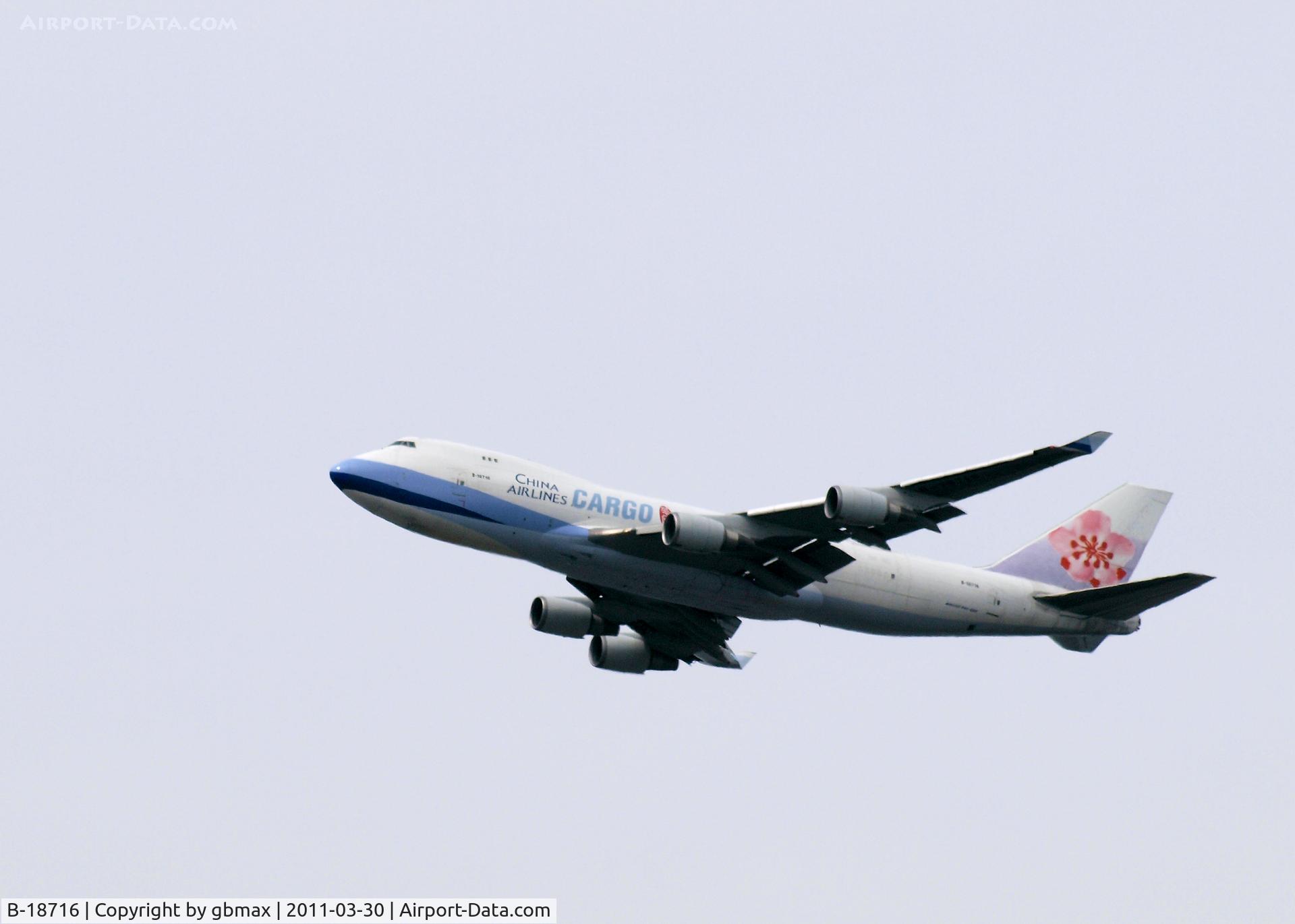 B-18716, 2003 Boeing 747-409F/SCD C/N 33732, Flying over Mineola, NY, going to a landing at JFK