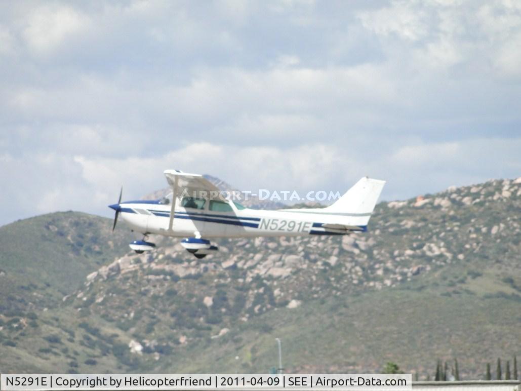 N5291E, 1978 Cessna 172N C/N 17271820, Headed out from runway 27L
