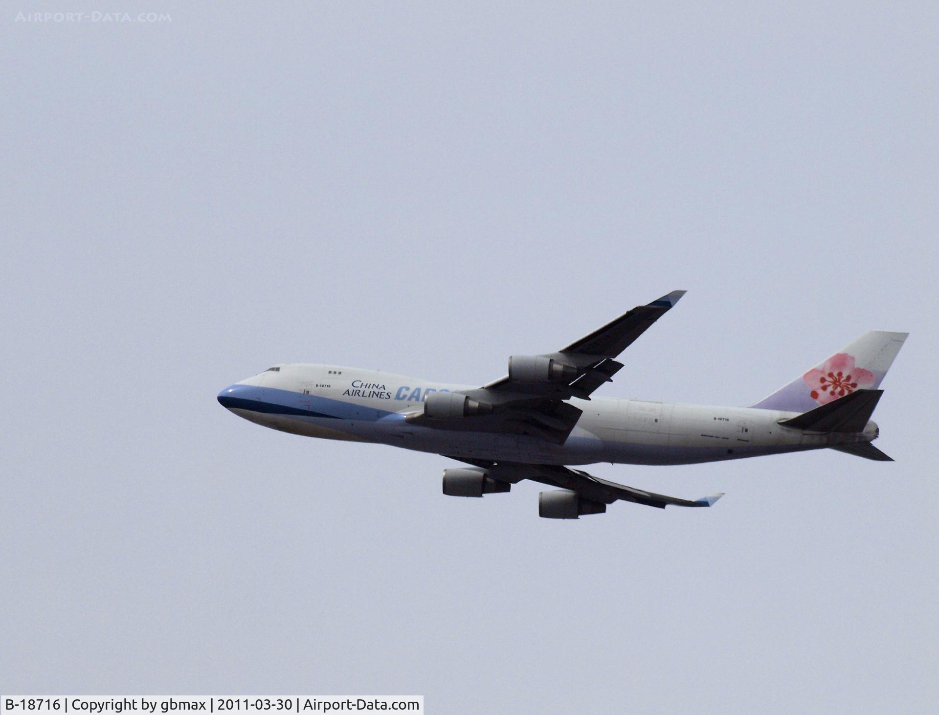 B-18716, 2003 Boeing 747-409F/SCD C/N 33732, Flying over Mineola, NY, going to a landing at JFK