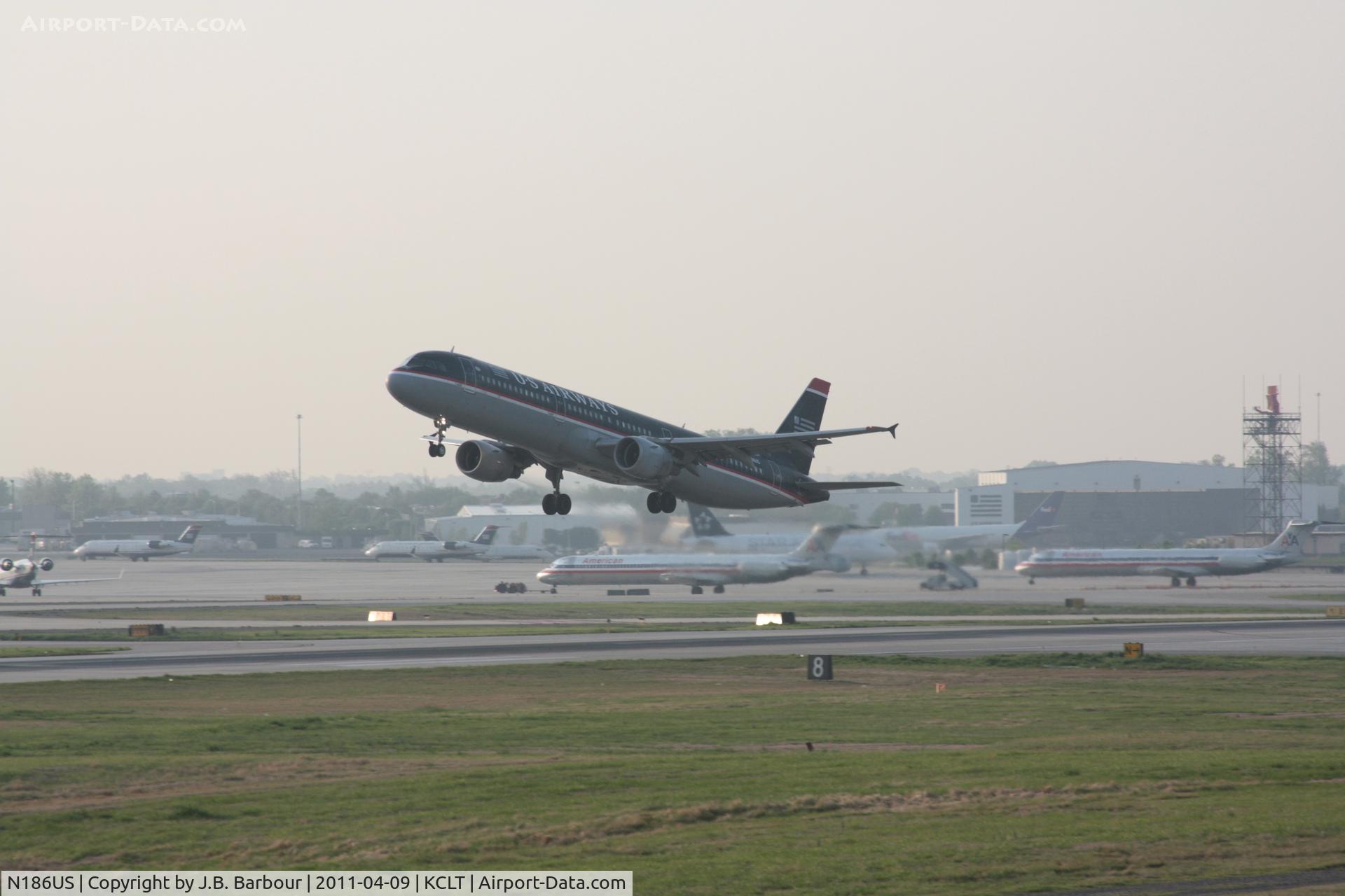 N186US, 2002 Airbus A321-211 C/N 1701, Heavy dewpoint today