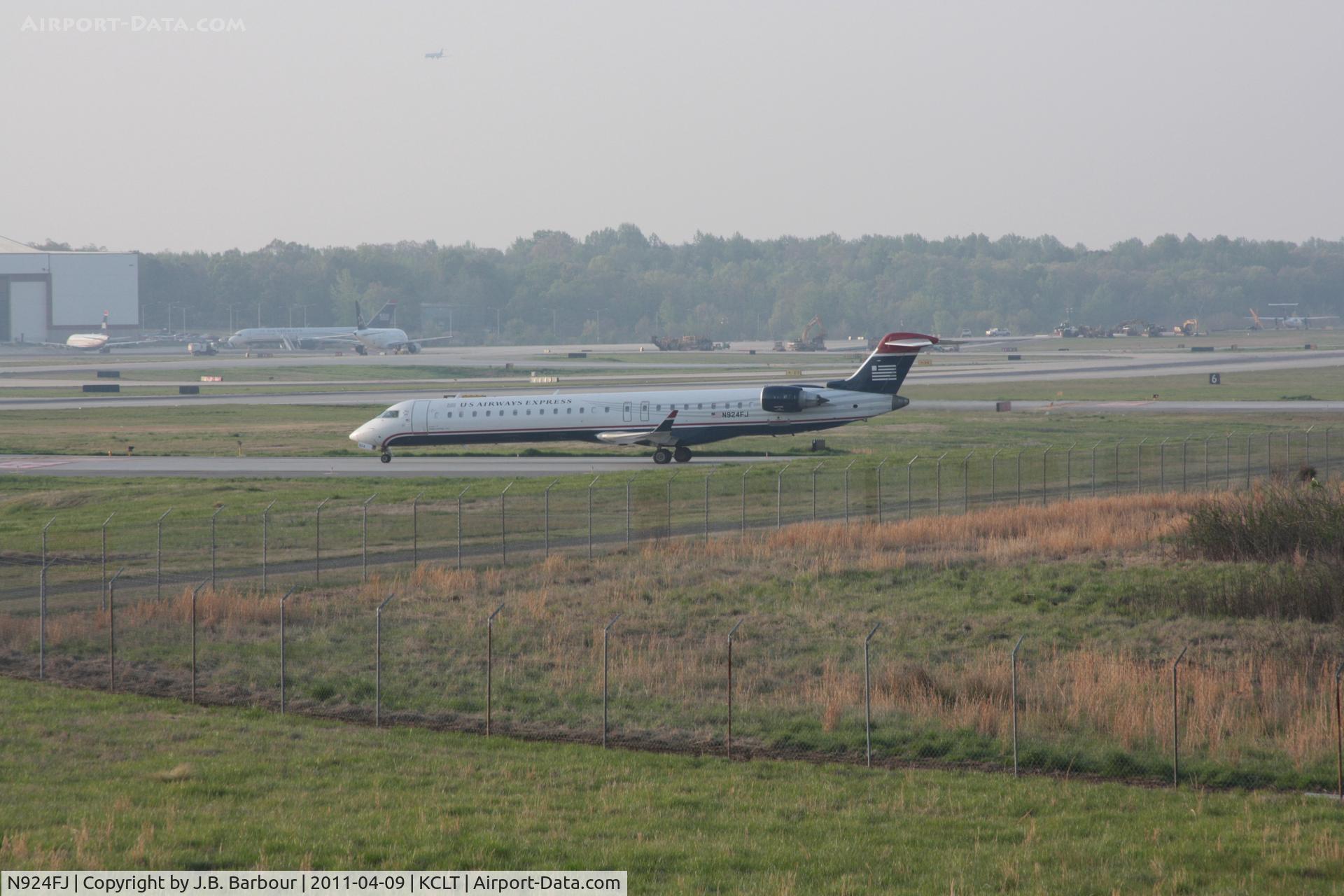 N924FJ, 2004 Bombardier CRJ-900ER (CL-600-2D24) C/N 15024, Heavy dewpoint today