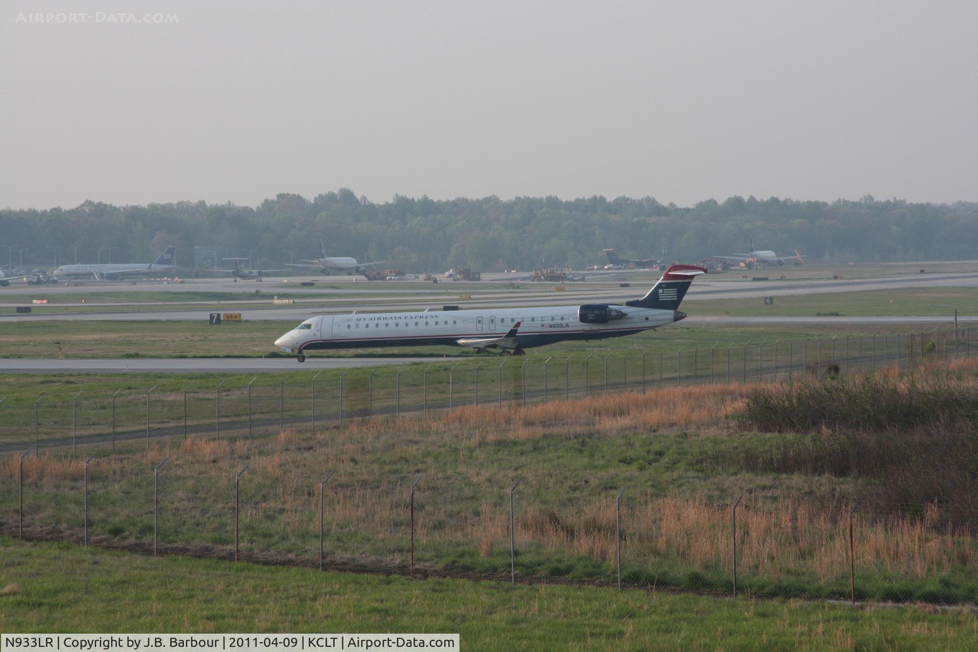 N933LR, 2005 Bombardier CRJ-900ER (CL-600-2D24) C/N 15033, Heavy dewpoint today
