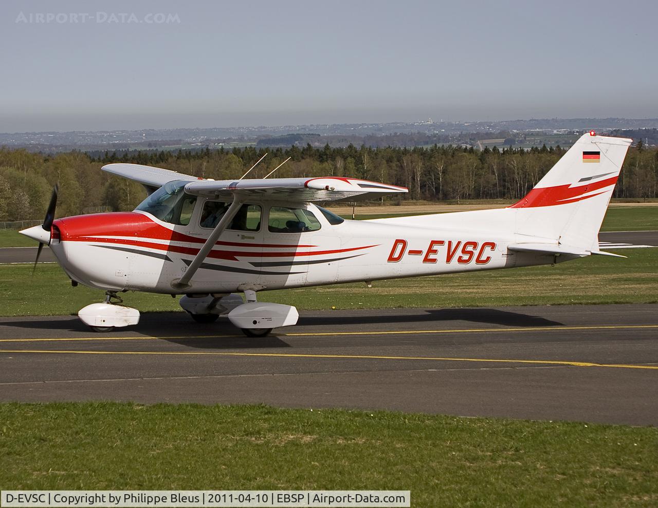 D-EVSC, 1984 Cessna 172P C/N 172-76141, New to the database. Taxiing to parking shortly after landing. Mid-morning light on a sunday in early spring.