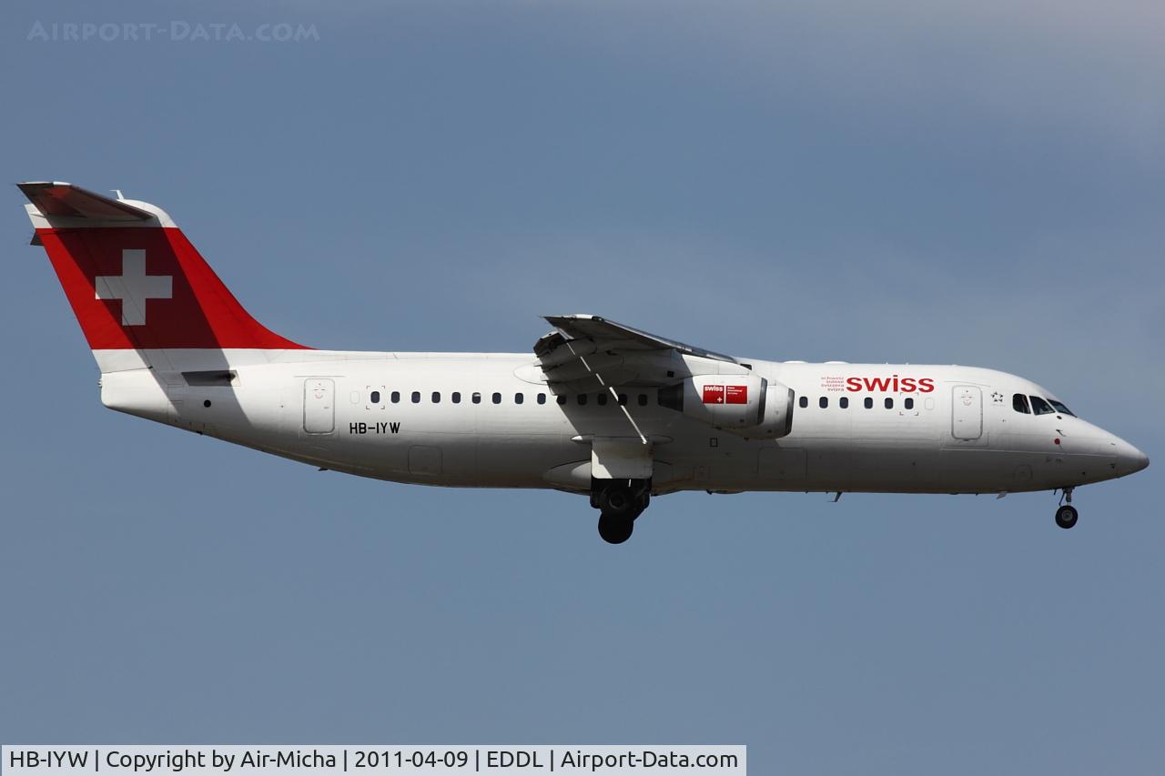 HB-IYW, 1999 British Aerospace Avro 146-RJ100 C/N E3359, Swissair, BAe Avro 146-RJ100, CN: E3359, Name: Spitzmeilen 2501m