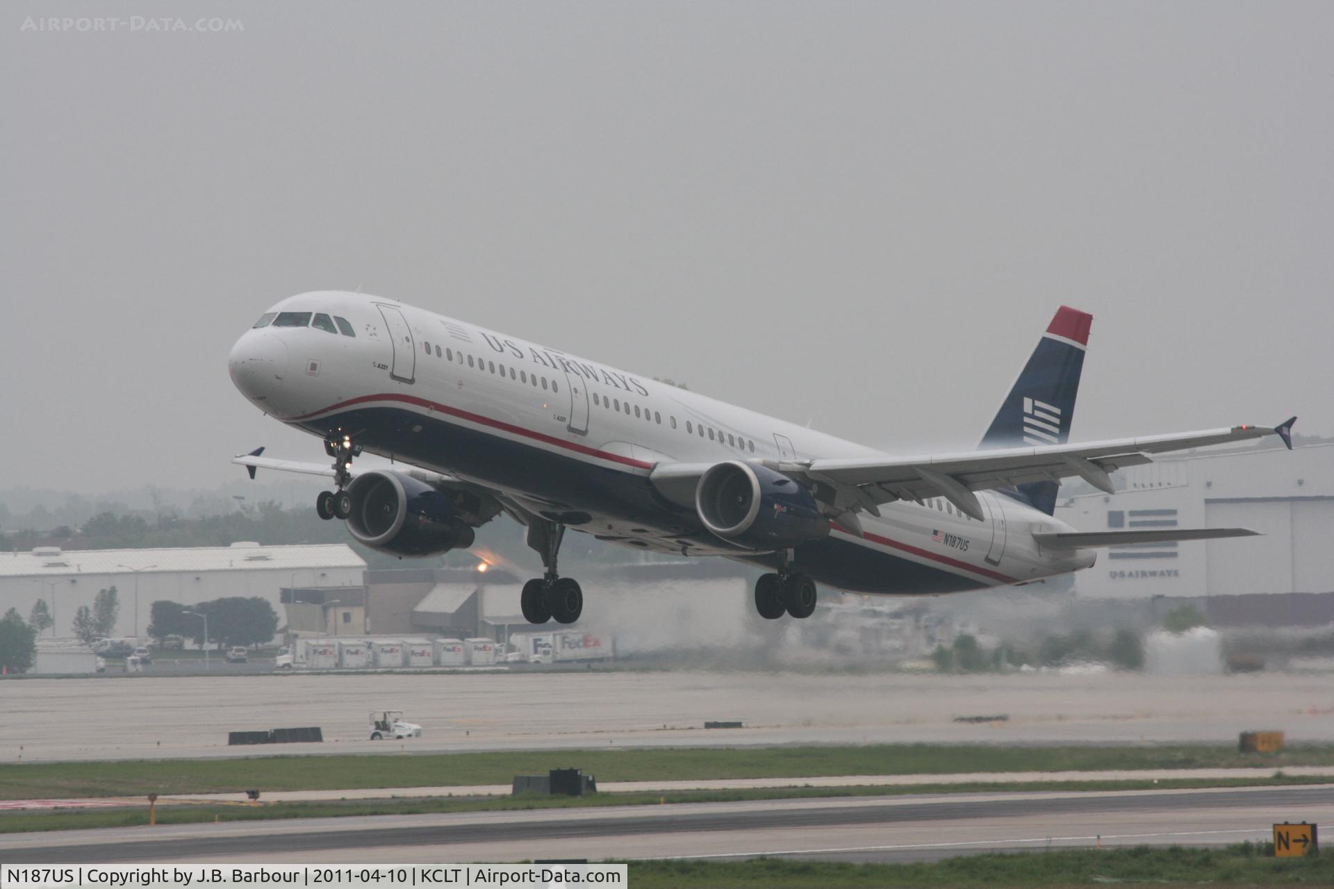 N187US, 2002 Airbus A321-211 C/N 1704, Cloud cover was less than 1000 AGL