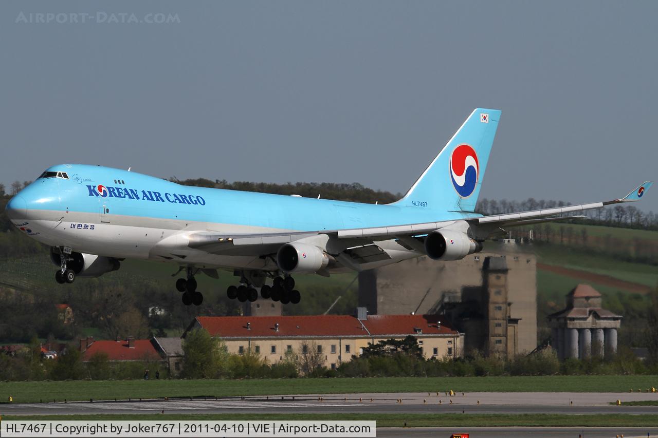 HL7467, 2001 Boeing 747-4B5F/SCD C/N 27073, Korean Air Cargo