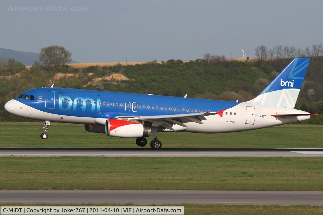G-MIDT, 2001 Airbus A320-232 C/N 1418, BMI