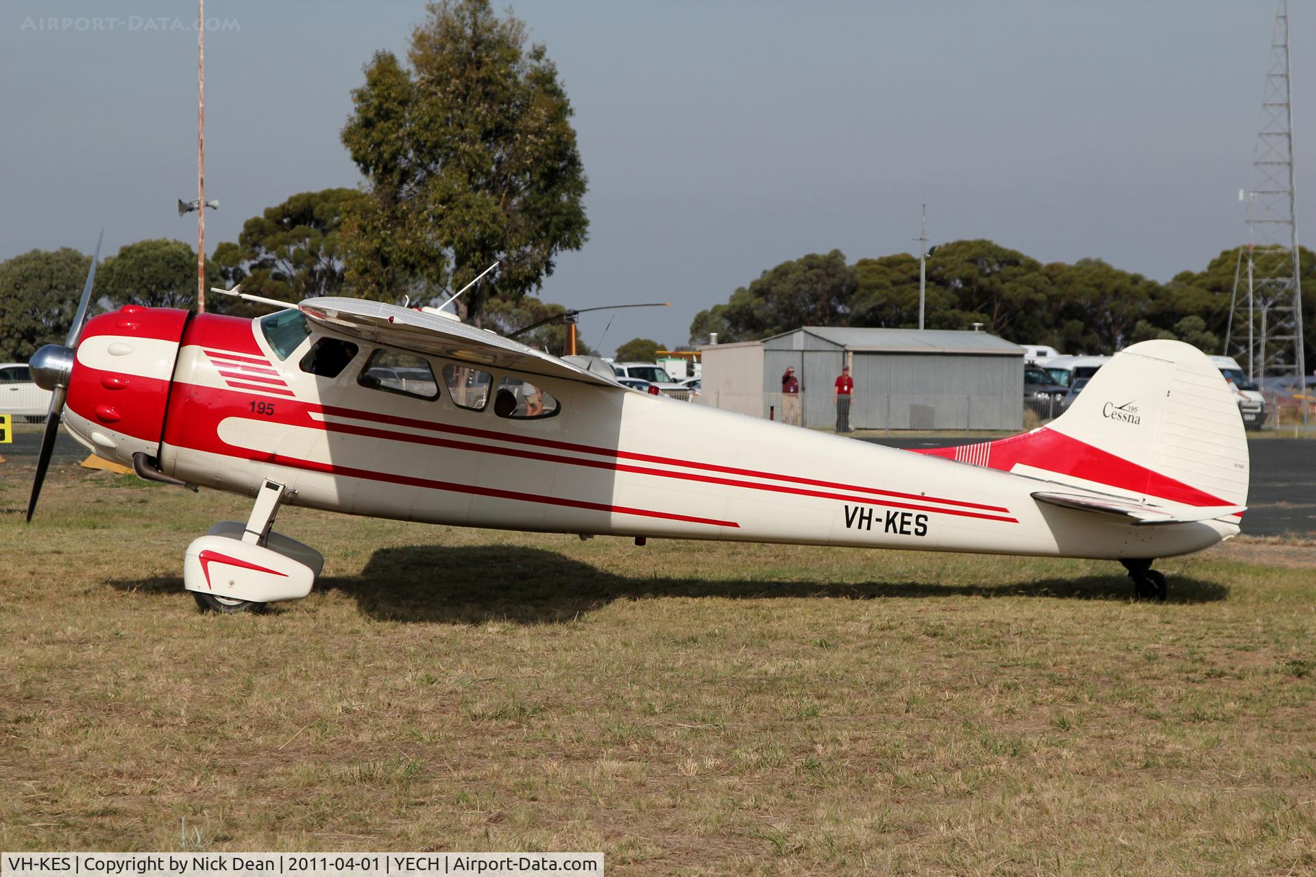 VH-KES, 1950 Cessna 195A C/N 7509, YECH AAAA National fly in 2011