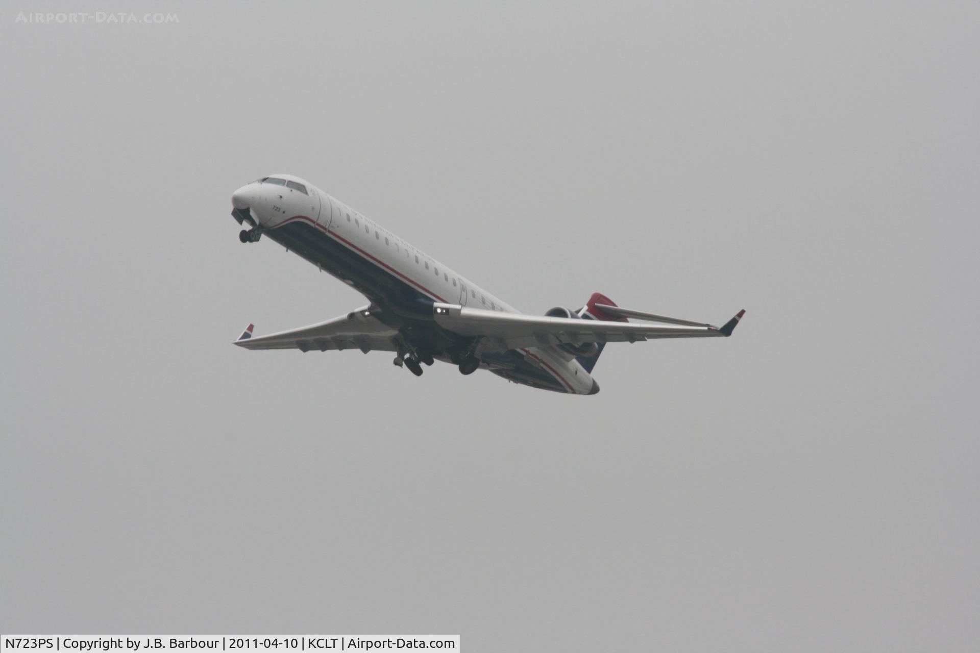 N723PS, 2004 Bombardier CRJ-701 (CL-600-2C10) Regional Jet C/N 10181, Cloud cover less than 1000 AGL