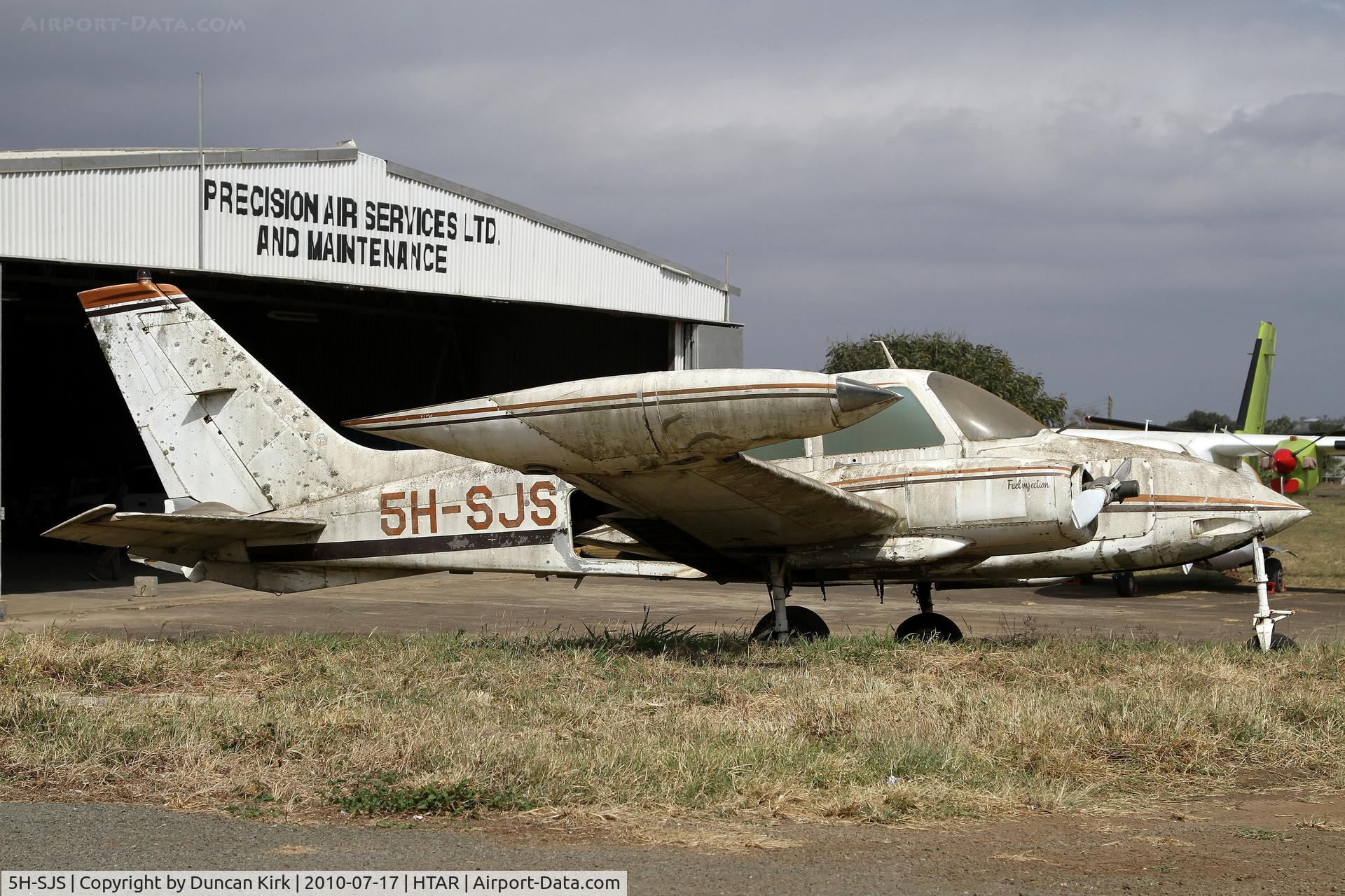 5H-SJS, 1974 Cessna 310Q C/N 310Q1096, Cessna 310Q c/n 1096