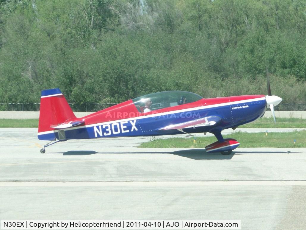 N30EX, Extra EA-300/L C/N 058, Taxiing back to hanger