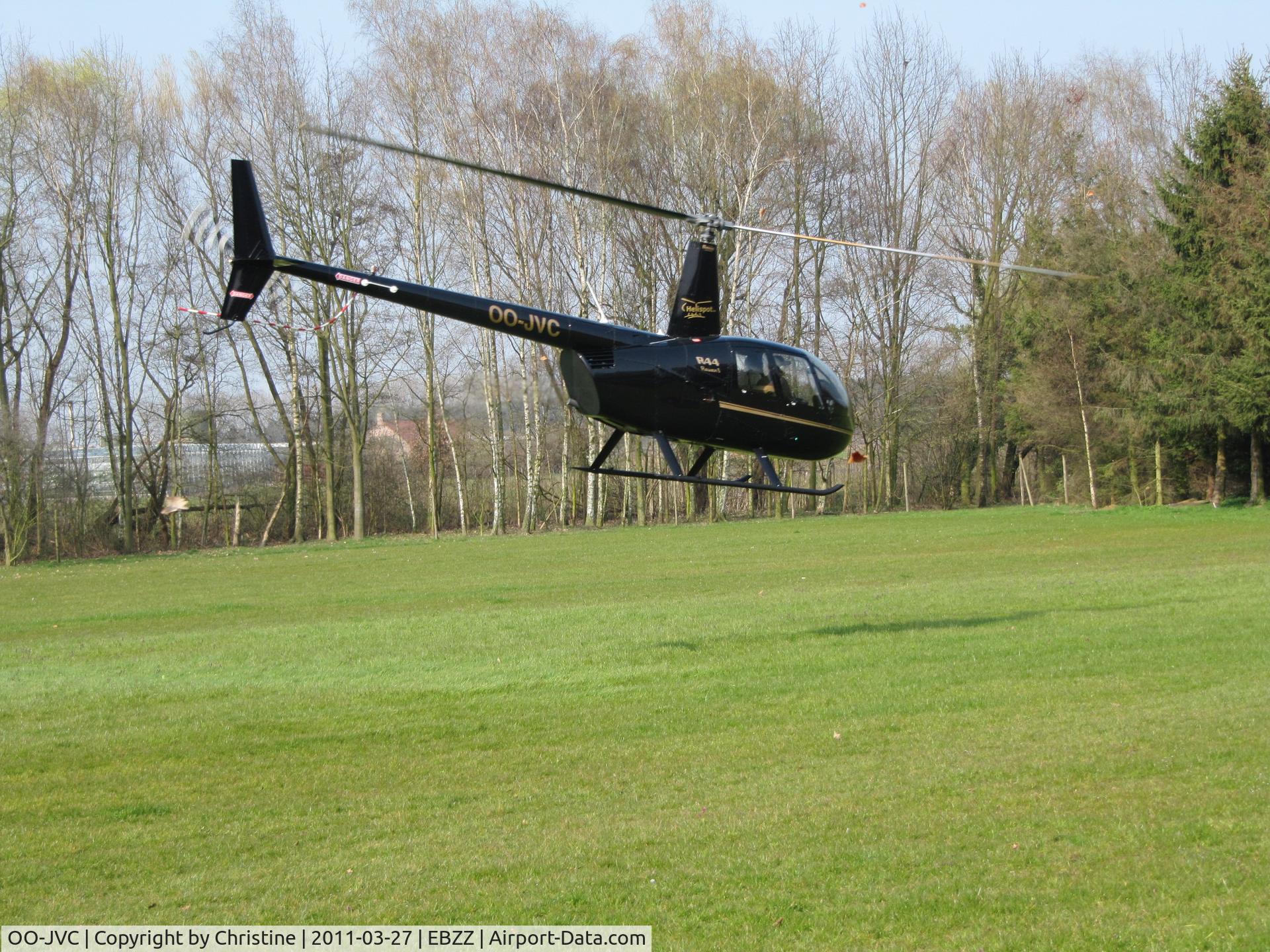 OO-JVC, 2007 Robinson R44 Raven I C/N 1758, The OO-JVC departure from a private helispot.