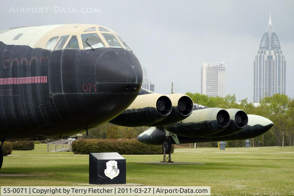 55-0071, 1955 Boeing B-52D-55-BO Stratofortress C/N 17193, Displayed at Battleship Memorial Park , Mobile