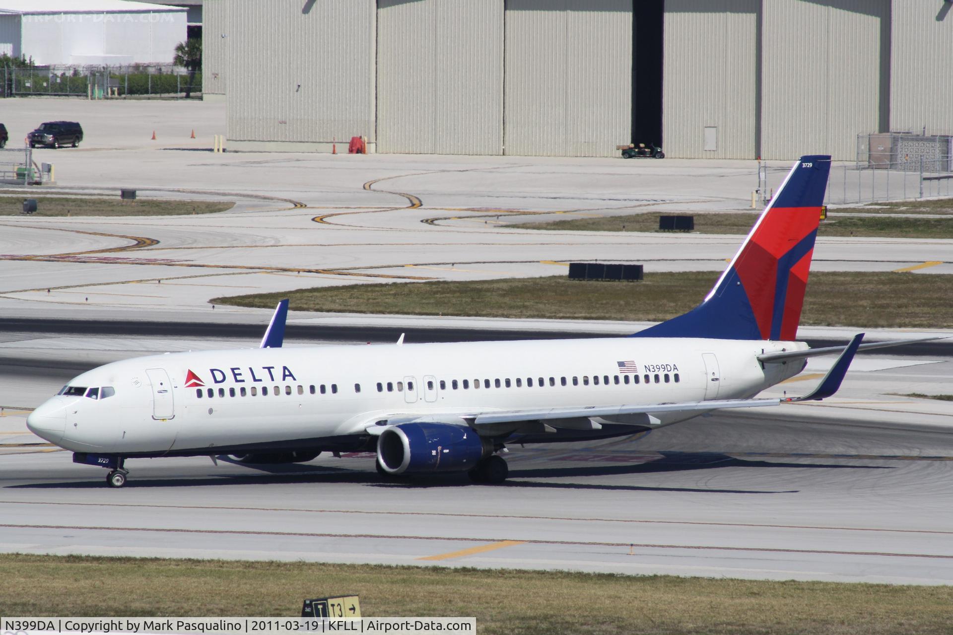 N399DA, 2000 Boeing 737-832 C/N 30379, Boeing 737-800