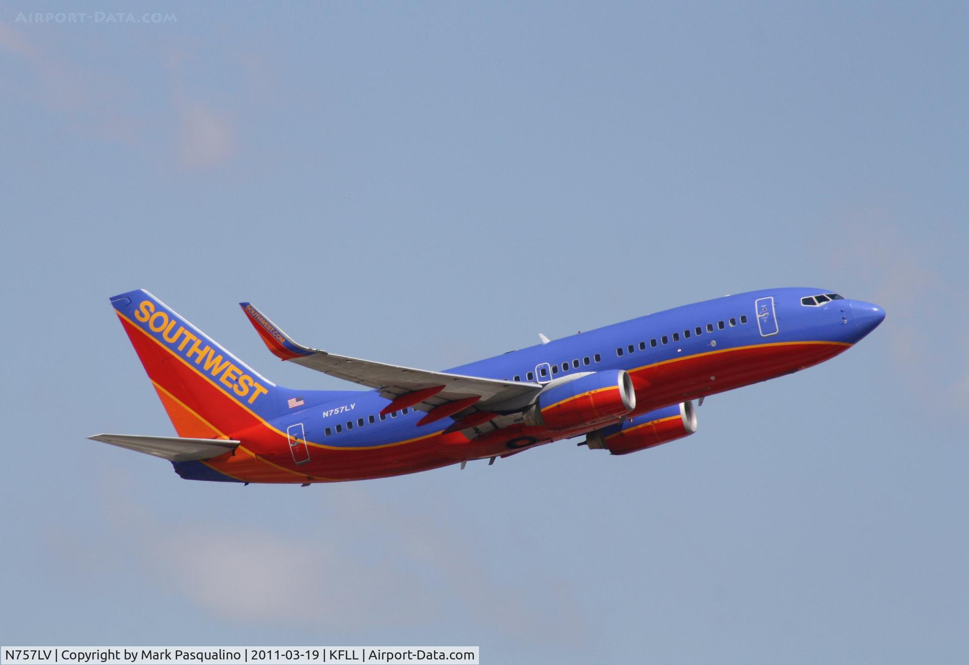 N757LV, 1999 Boeing 737-7H4 C/N 29850, Boeing 737-700