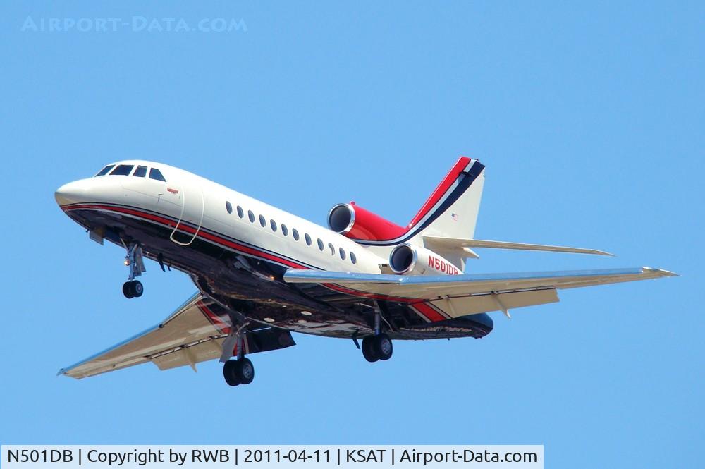 N501DB, 2002 Dassault Falcon 900 C/N 196, Landing 30L, San Antonio, April 11,2011