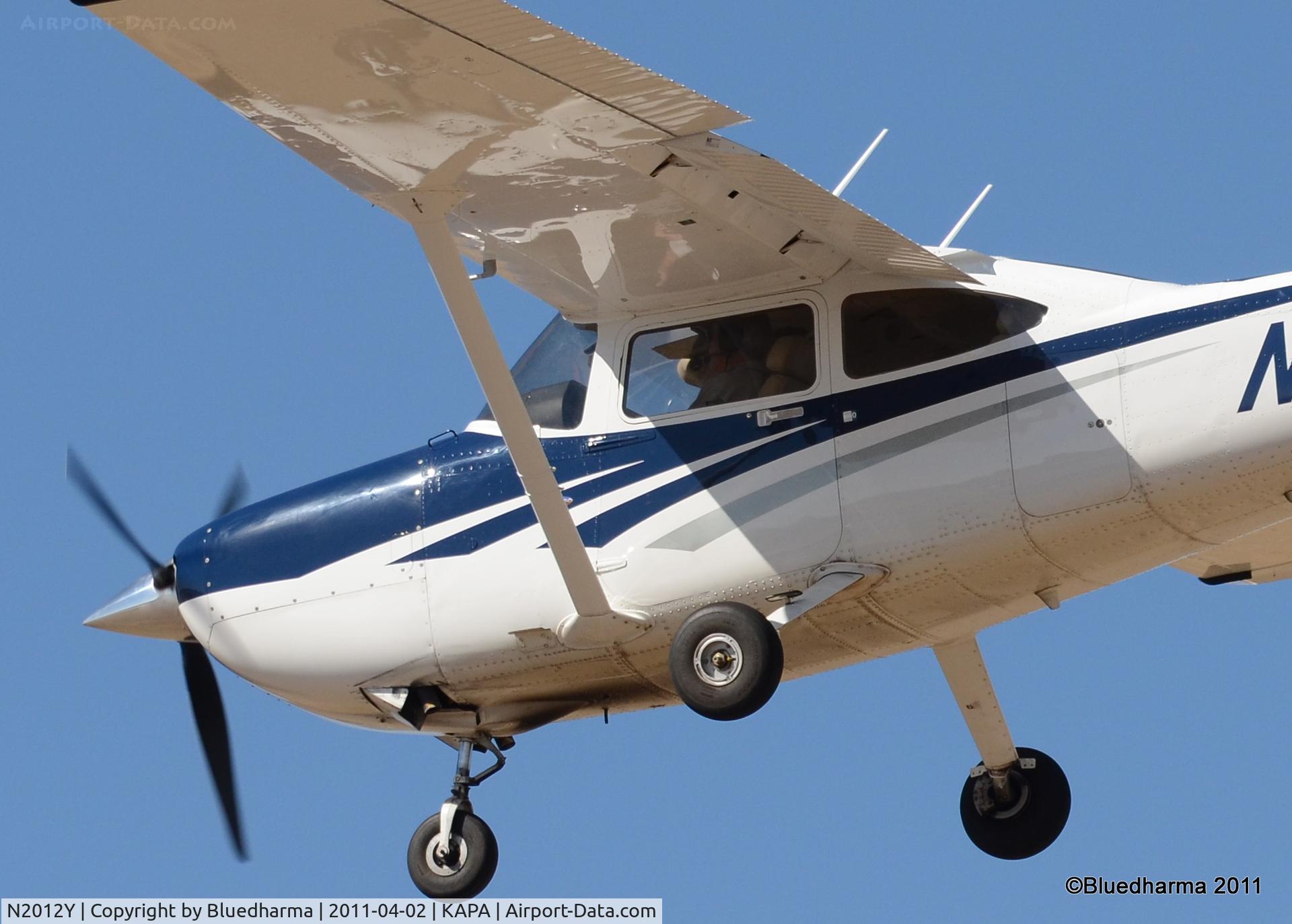 N2012Y, 2006 Cessna 182T Skylane C/N 18281770, On final approach