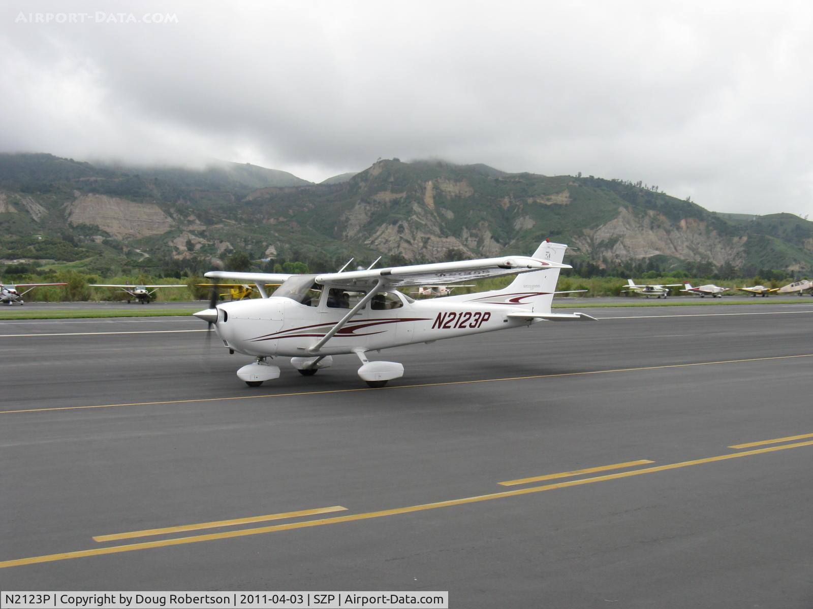 N2123P, 2005 Cessna 172S C/N 172S10000, 2005 Cessna 172S SKYHAWK SP, Lycoming IO-360-L2A 180 Hp, taxi back