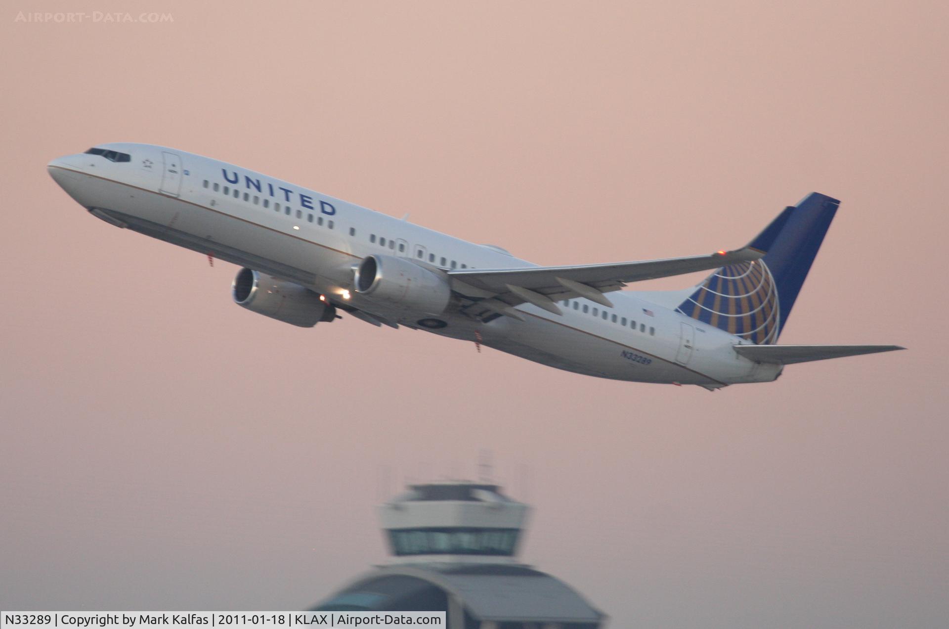 N33289, 2004 Boeing 737-824 C/N 31607, Continental Airlines Boeing 737-824, COA594 departing 25R KLAX enroute to KIAH.