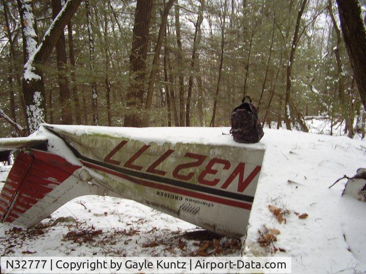 N32777, Piper PA-28-140 C/N 287525111, Crashed and still up in the mountain in PA