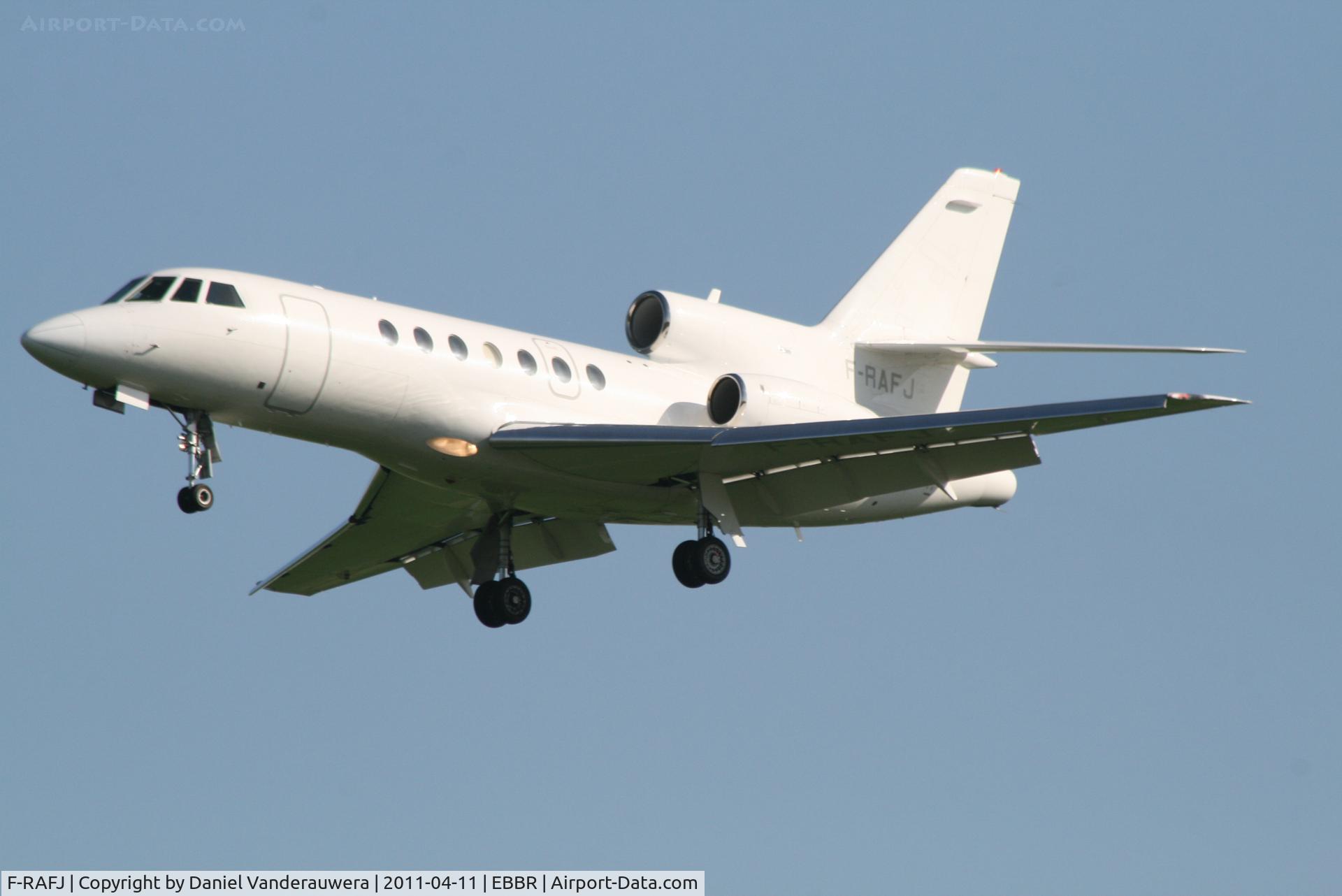F-RAFJ, 1982 Dassault Falcon 50 C/N 78, Arrival to RWY 25L