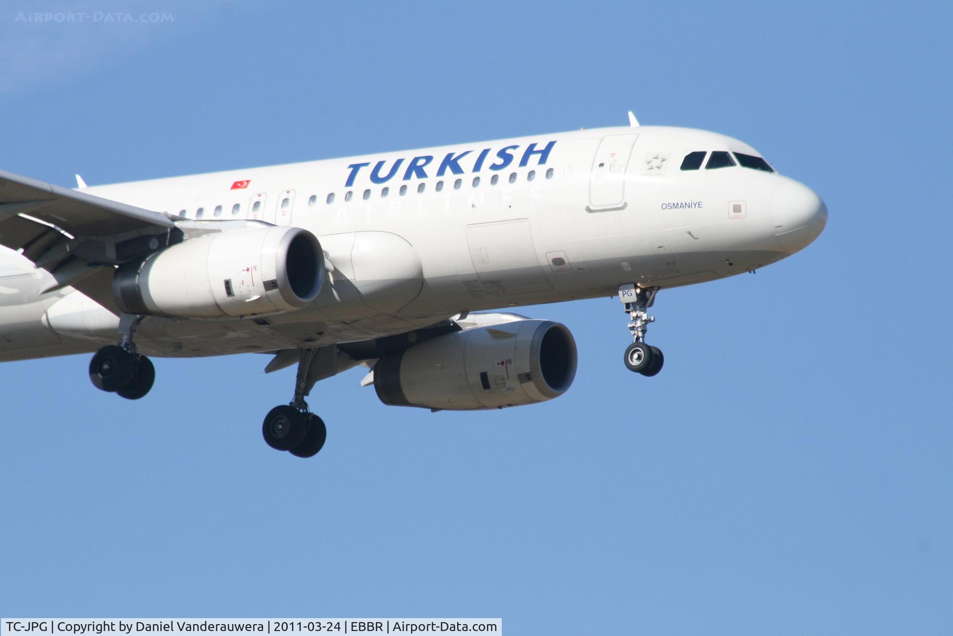 TC-JPG, 2007 Airbus A320-232 C/N 3010, Arrival of flight TK1937 to RWY 02