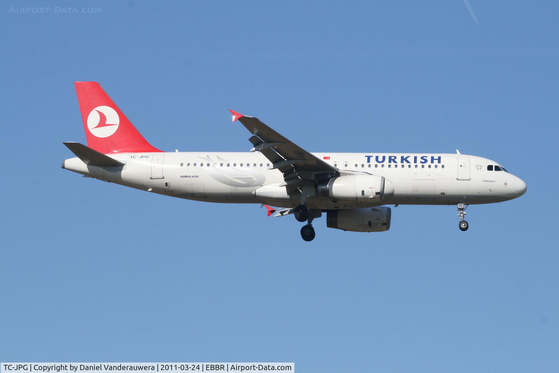 TC-JPG, 2007 Airbus A320-232 C/N 3010, Flight TK1937 is descending to RWY 02
