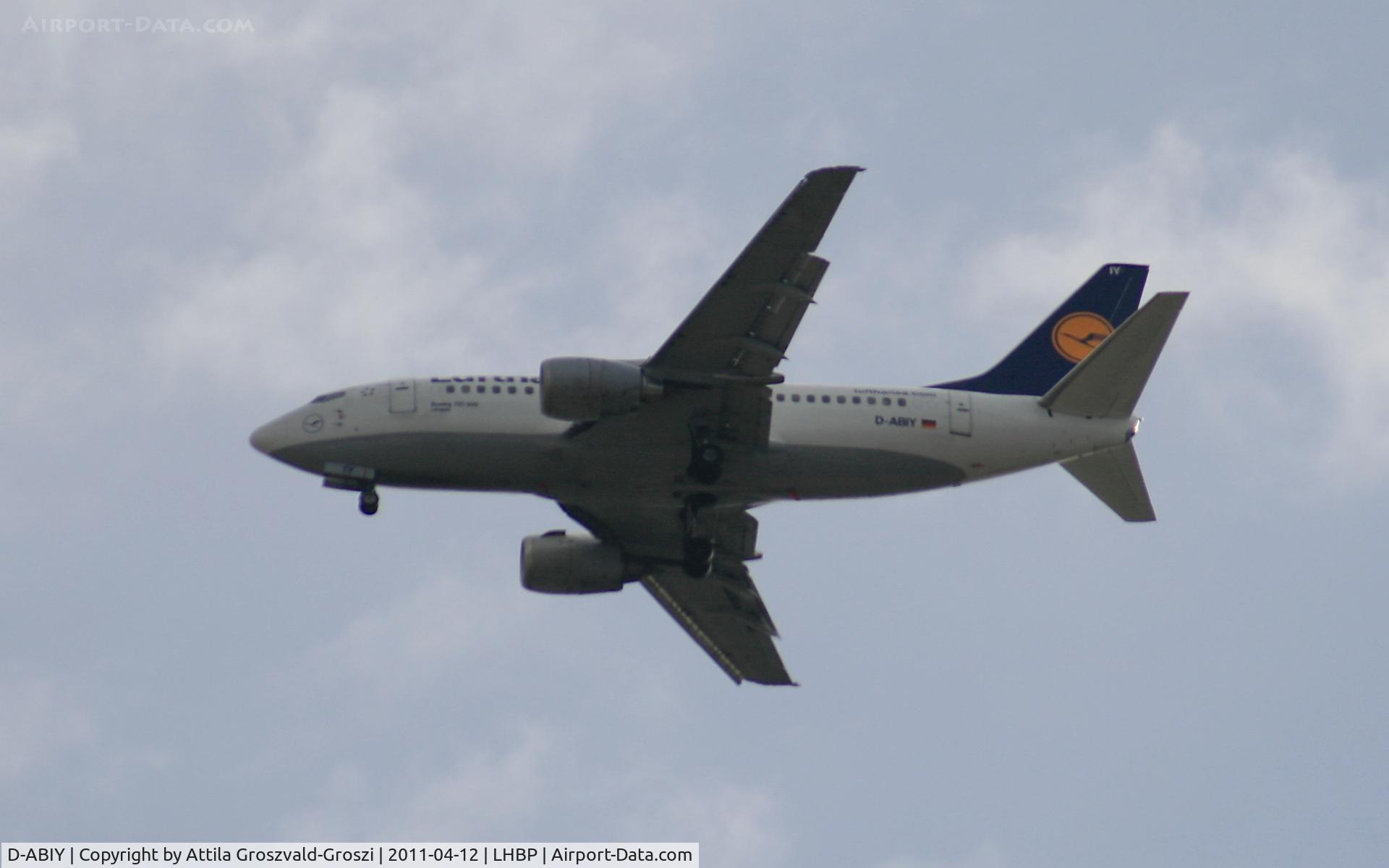 D-ABIY, 1991 Boeing 737-530 C/N 25243, Getting off direction Budapest Ferihegy onto an International Airport, in Üllö city airspace.