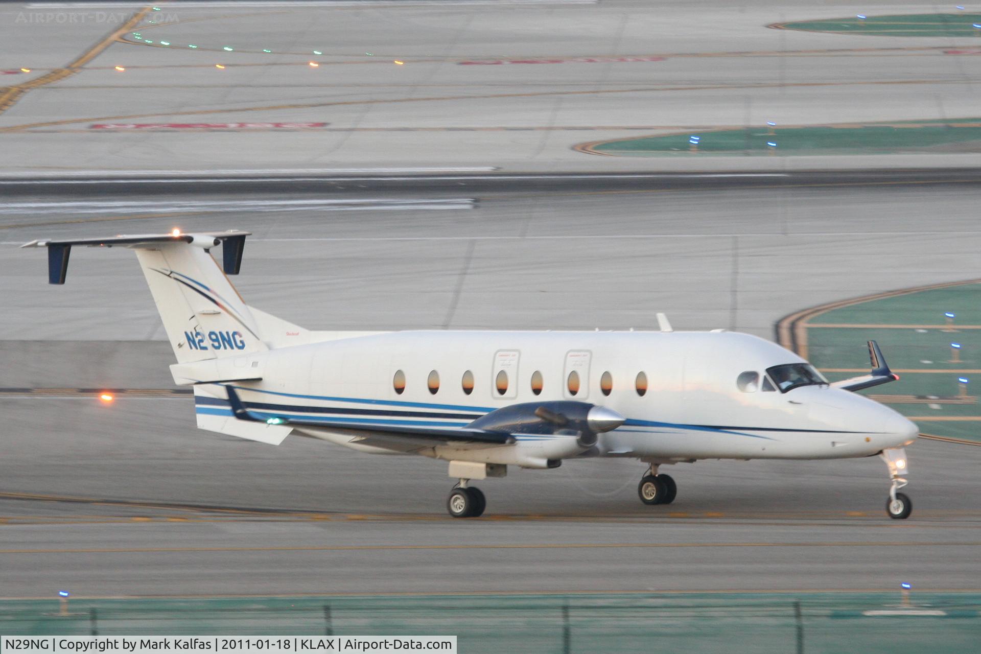 N29NG, 1997 Beech 1900D C/N UE-303, Northrop Grumman, Raytheon Aircraft Company 1900D on turning onto TWY A - KLAX.