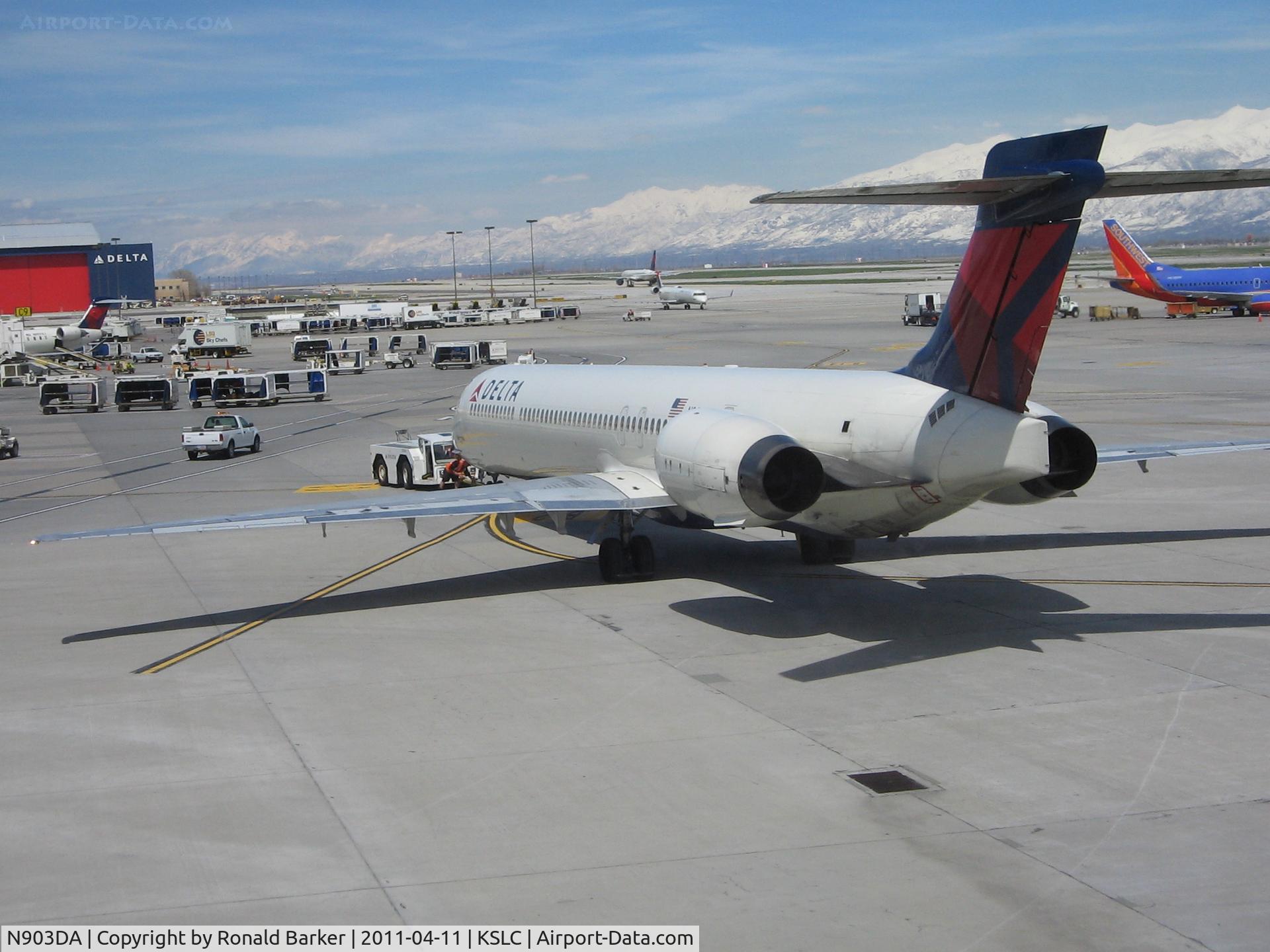 N903DA, 1995 McDonnell Douglas MD-90-30 C/N 53383, N903DA at SLC
