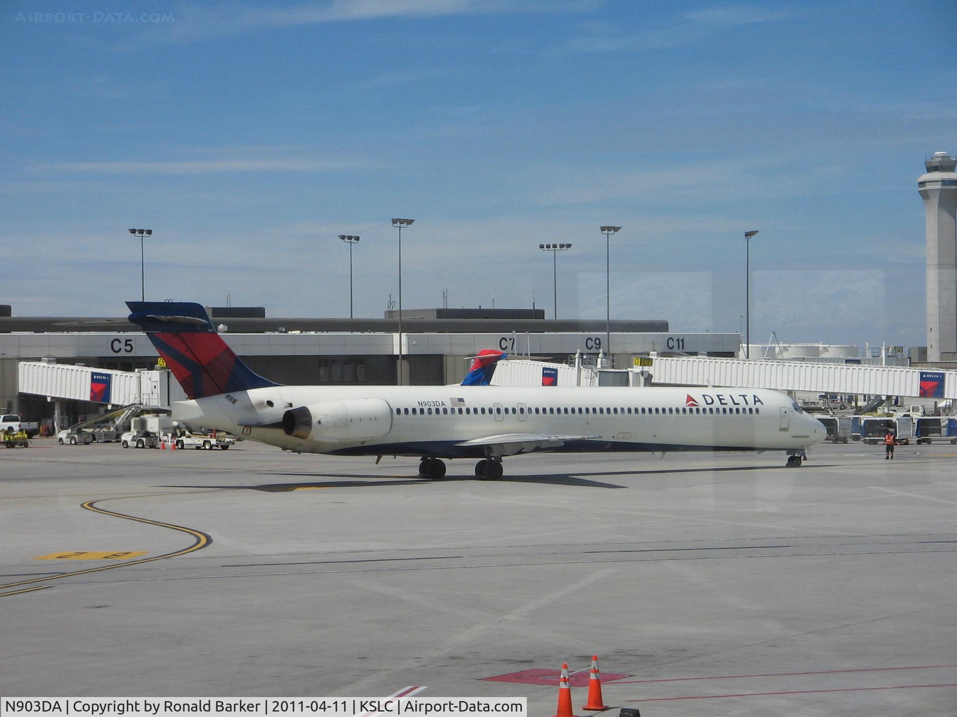 N903DA, 1995 McDonnell Douglas MD-90-30 C/N 53383, N903DA at SLC