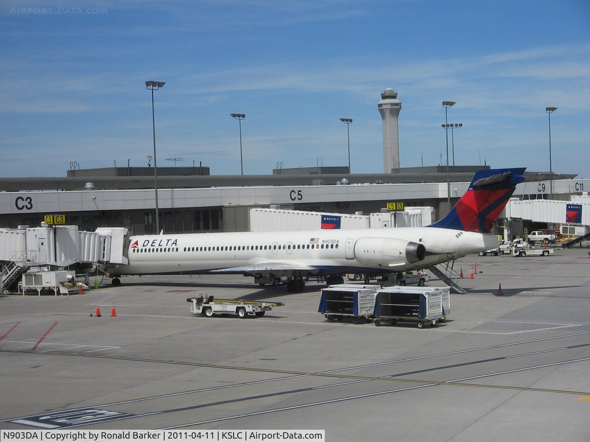 N903DA, 1995 McDonnell Douglas MD-90-30 C/N 53383, N903DA at SLC