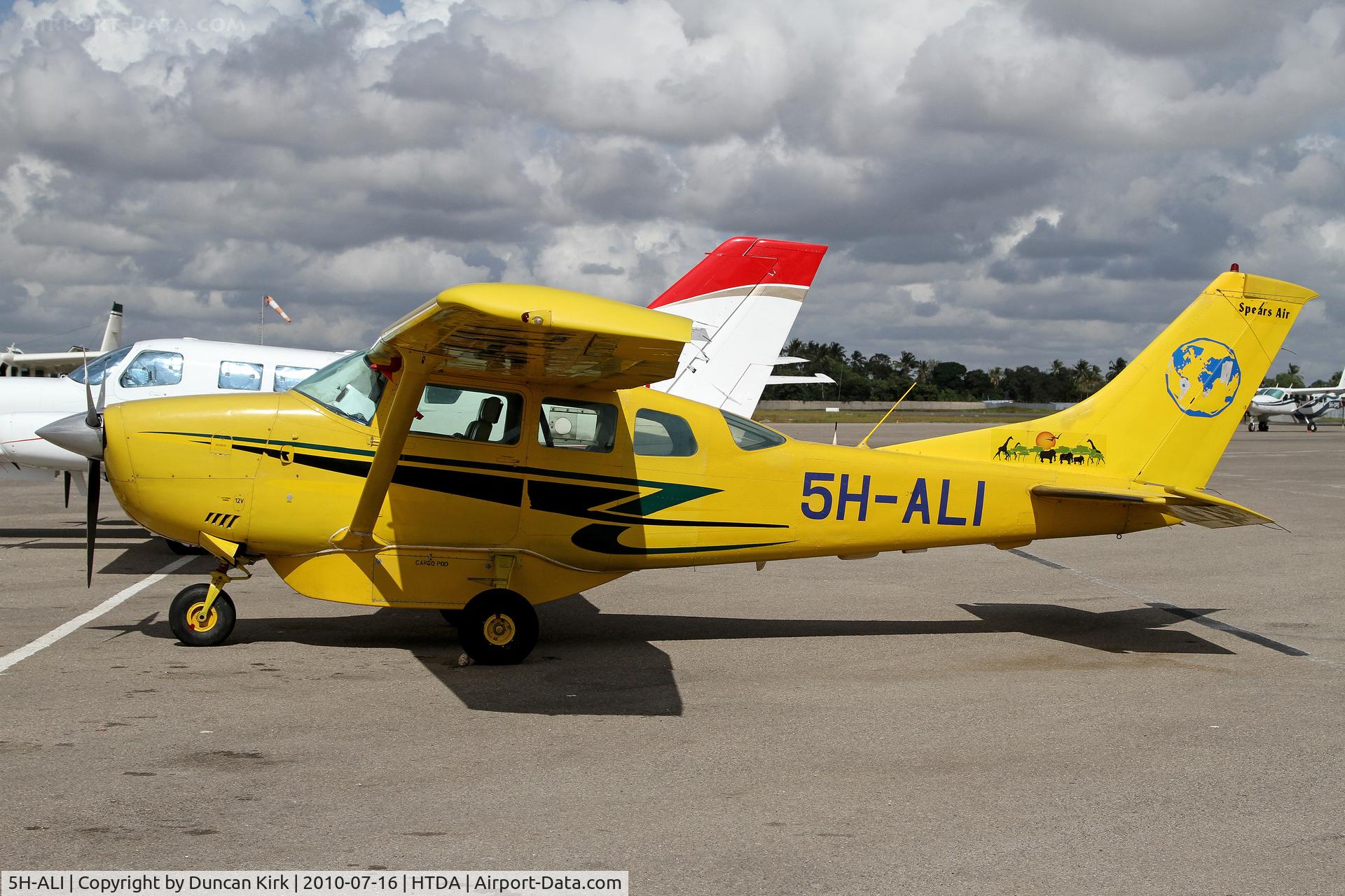 5H-ALI, 1975 Cessna U206F Stationair C/N U206-02802, Nice paint job!