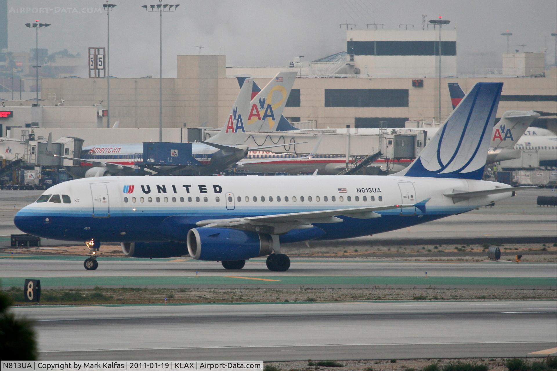 N813UA, 1998 Airbus A319-131 C/N 858, United Airlines Airbus A319-131, UAL798 arriving from MMSD (Los Cabos), turning onto TWY P KLAX.