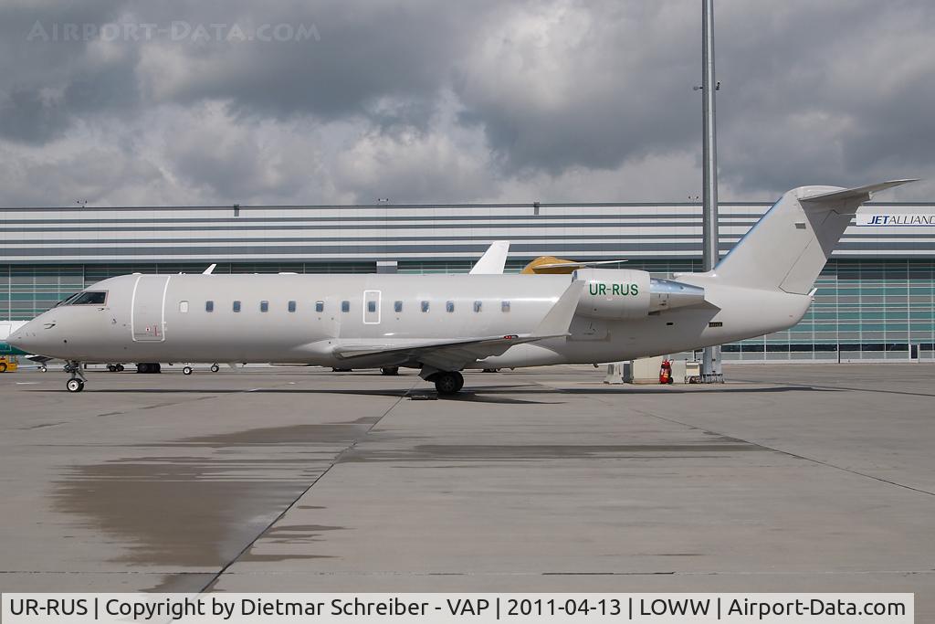 UR-RUS, 2004 Bombardier CRJ-200ER (CL-600-2B19) C/N 7990, Reginaljet 850