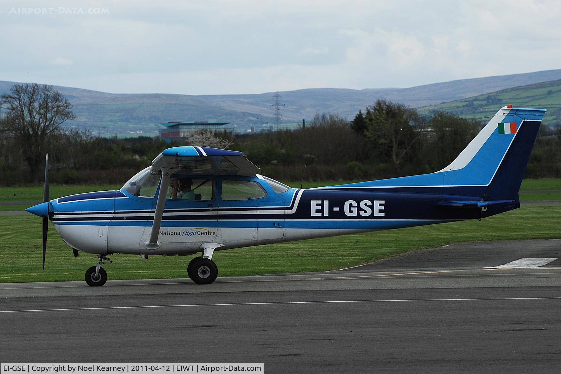 EI-GSE, Reims F172M Skyhawk C/N 1105, Taxi-ing back to the ramp.
