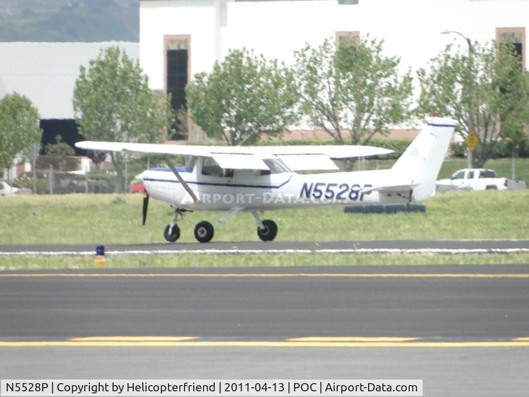 N5528P, 1981 Cessna 152 C/N 15284968, Rolling out after landing on runway 26L