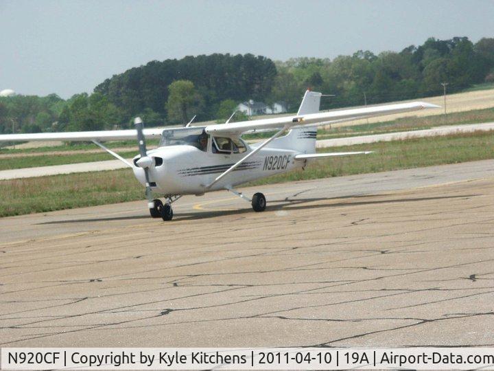 N920CF, 1997 Cessna 172R C/N 17280112, Taxing back to the ramp after a landing.
