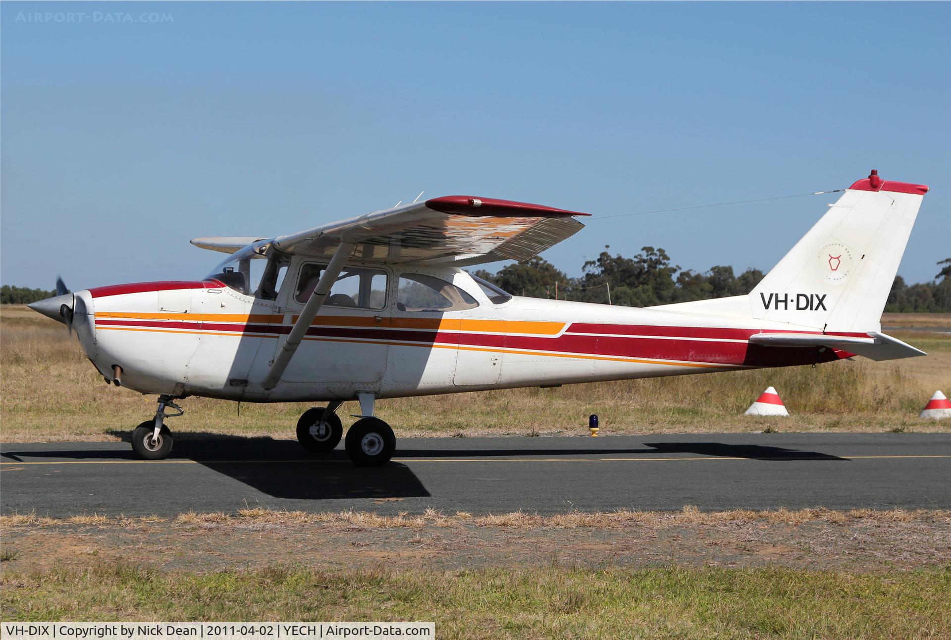 VH-DIX, 1966 Cessna 172G C/N 17254236, YECH AAAA National fly in 2011