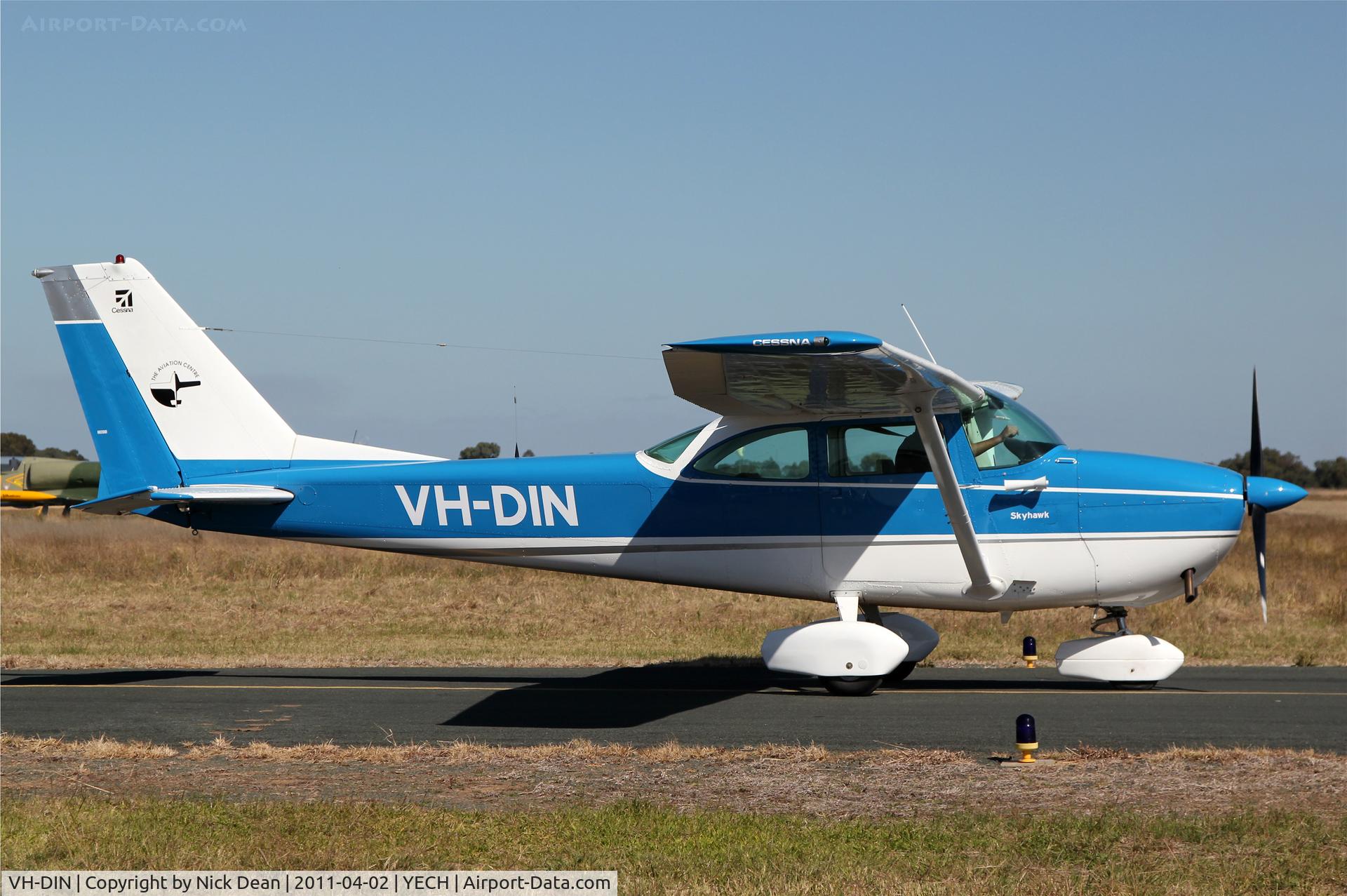 VH-DIN, 1963 Cessna 172D C/N 17250522, YECH AAAA National fly in 2011
