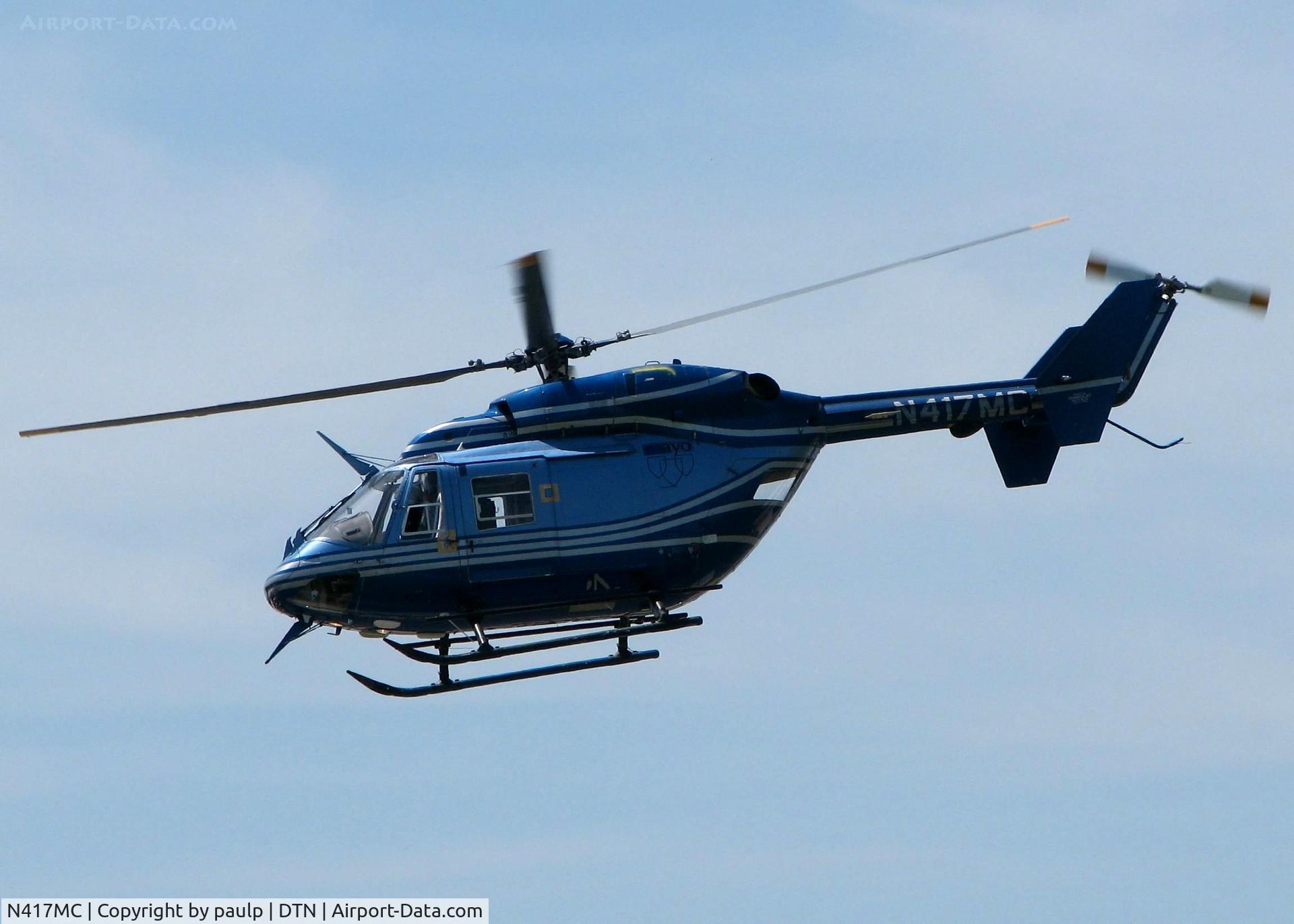 N417MC, 1989 Eurocopter-Kawasaki BK-117B-2 C/N 7150, Departing Downtown Shreveport.