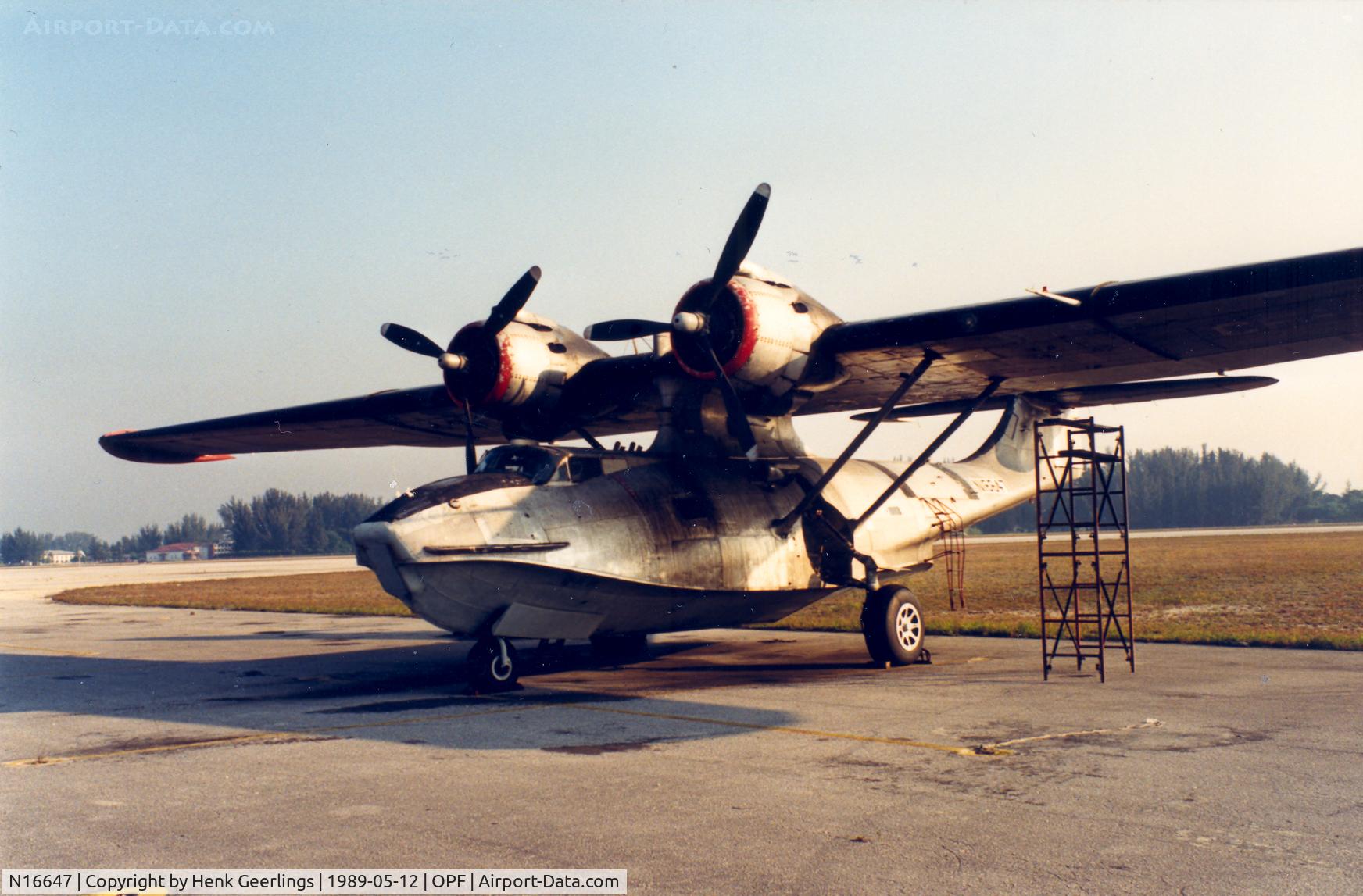 N16647, 1943 Consolidated Vultee 28-5ACF C/N 1649 (USN48287), Catalina at Opa Locka 1989