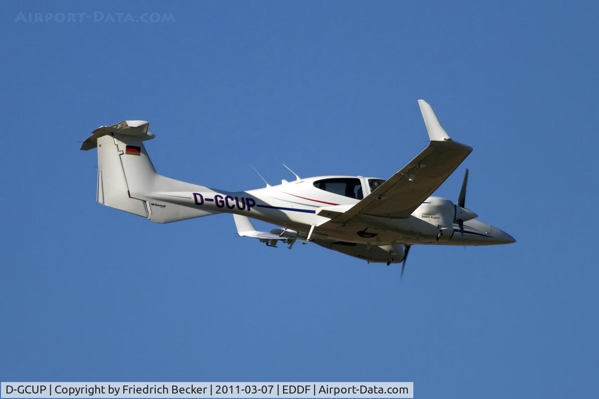 D-GCUP, Diamond DA-42NG Twin Star C/N 42.N007, low approach
