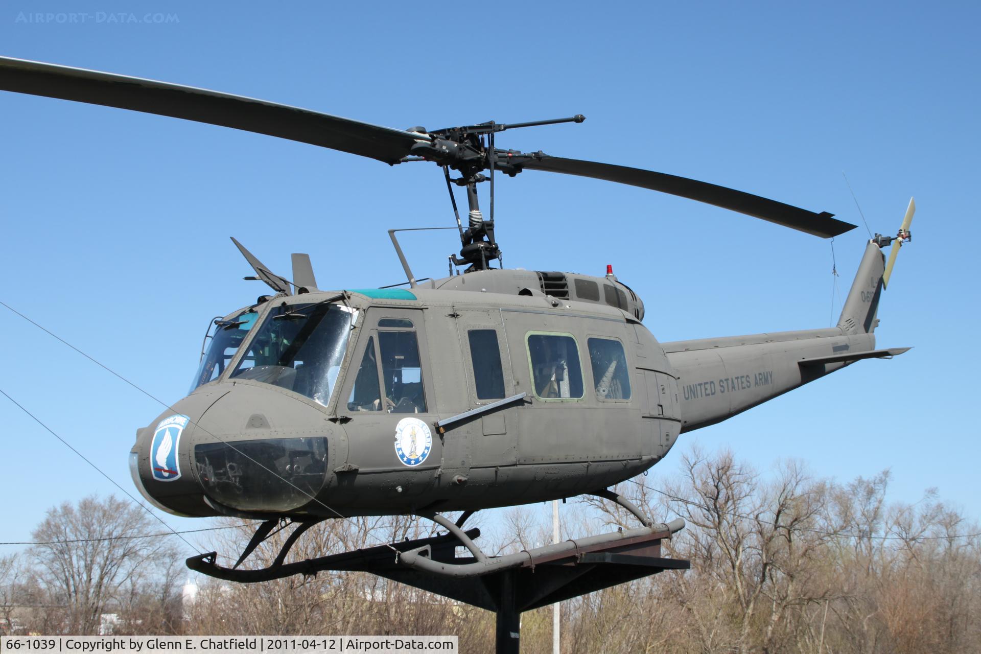 66-1039, 1966 Bell UH-1H Iroquois C/N 5622, At the VFW post in Dixon, IL