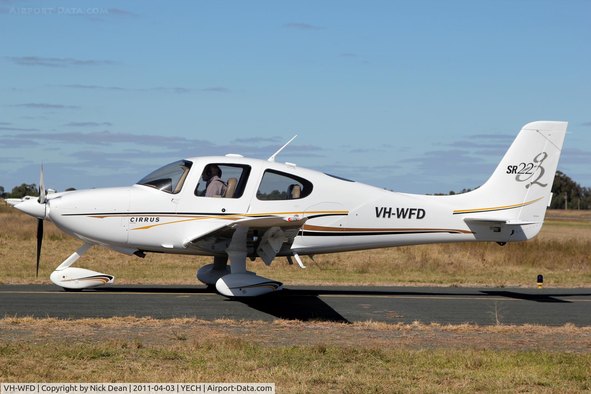VH-WFD, 2004 Cirrus SR22 G2 C/N 1147, YECH AAAA National fly in 2011